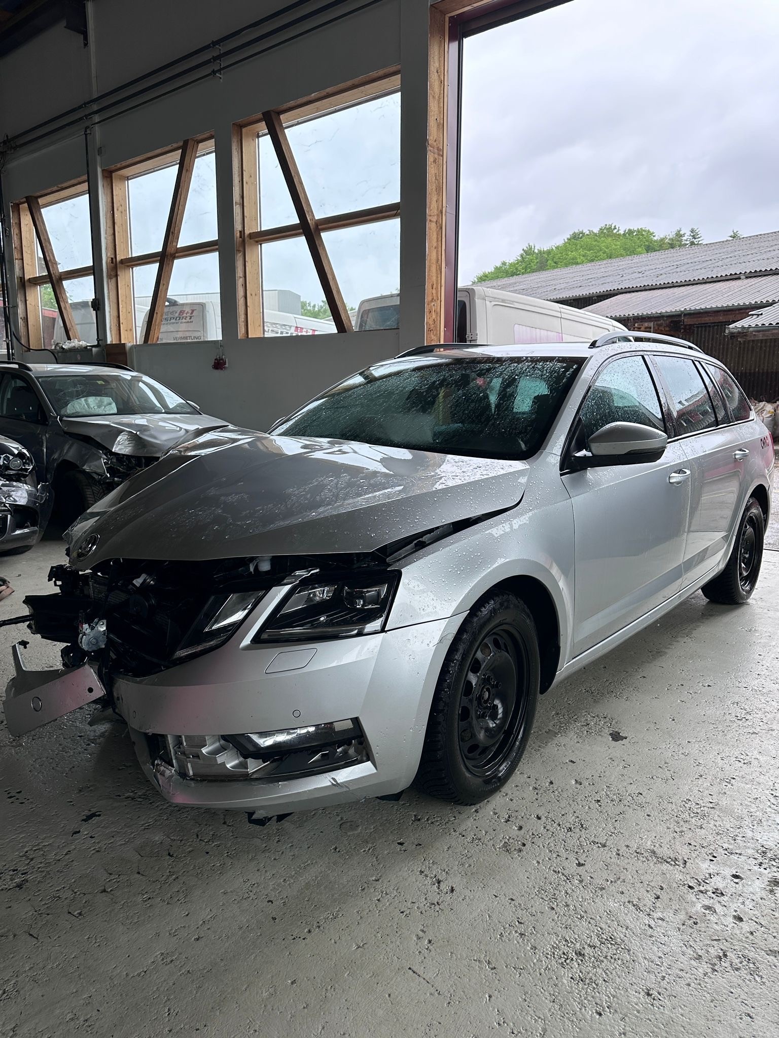 SKODA Octavia Combi 2.0 TDI L&K 4x4 DSG