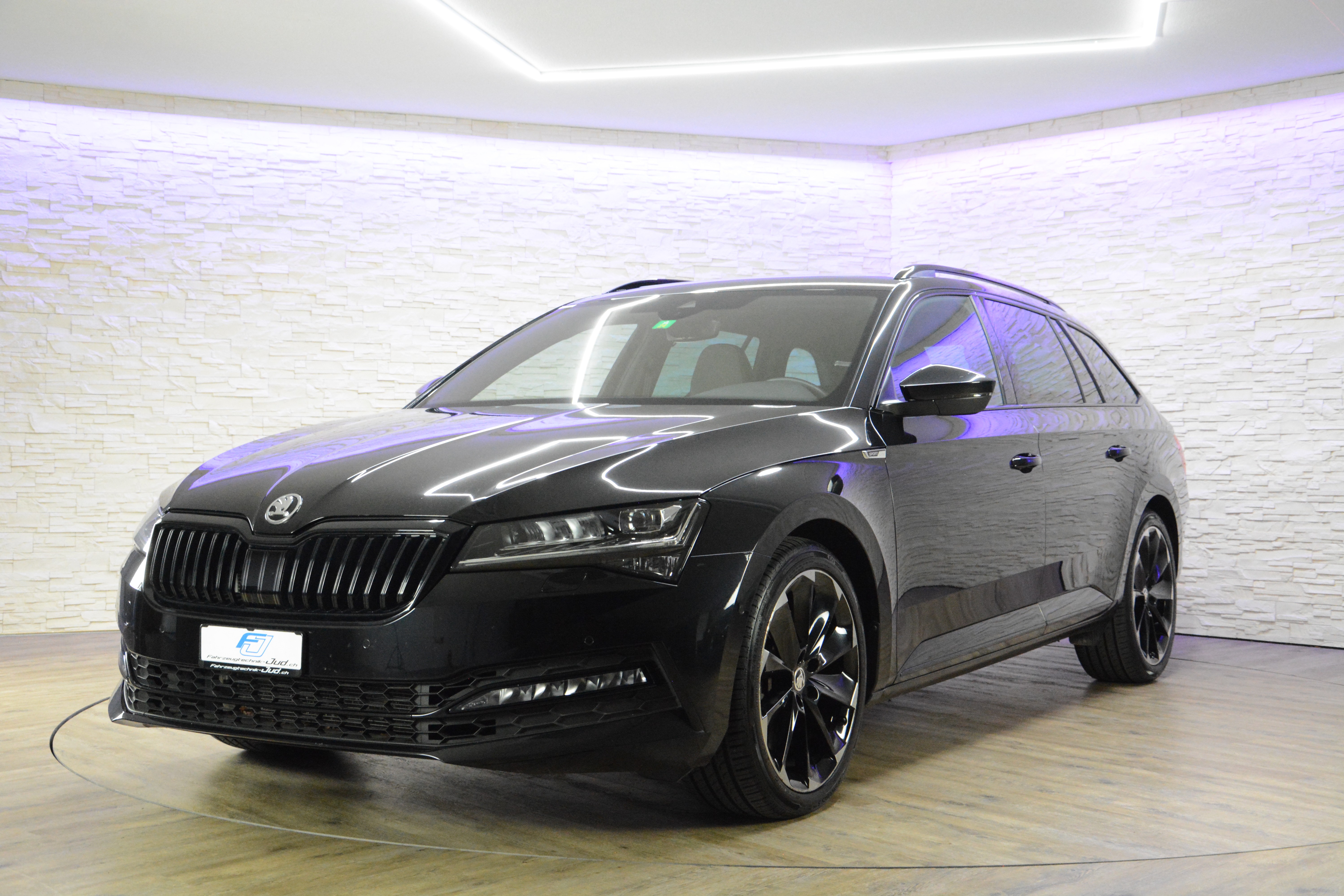 SKODA Superb Combi 2.0 TSI SportLine 4x4 DSG