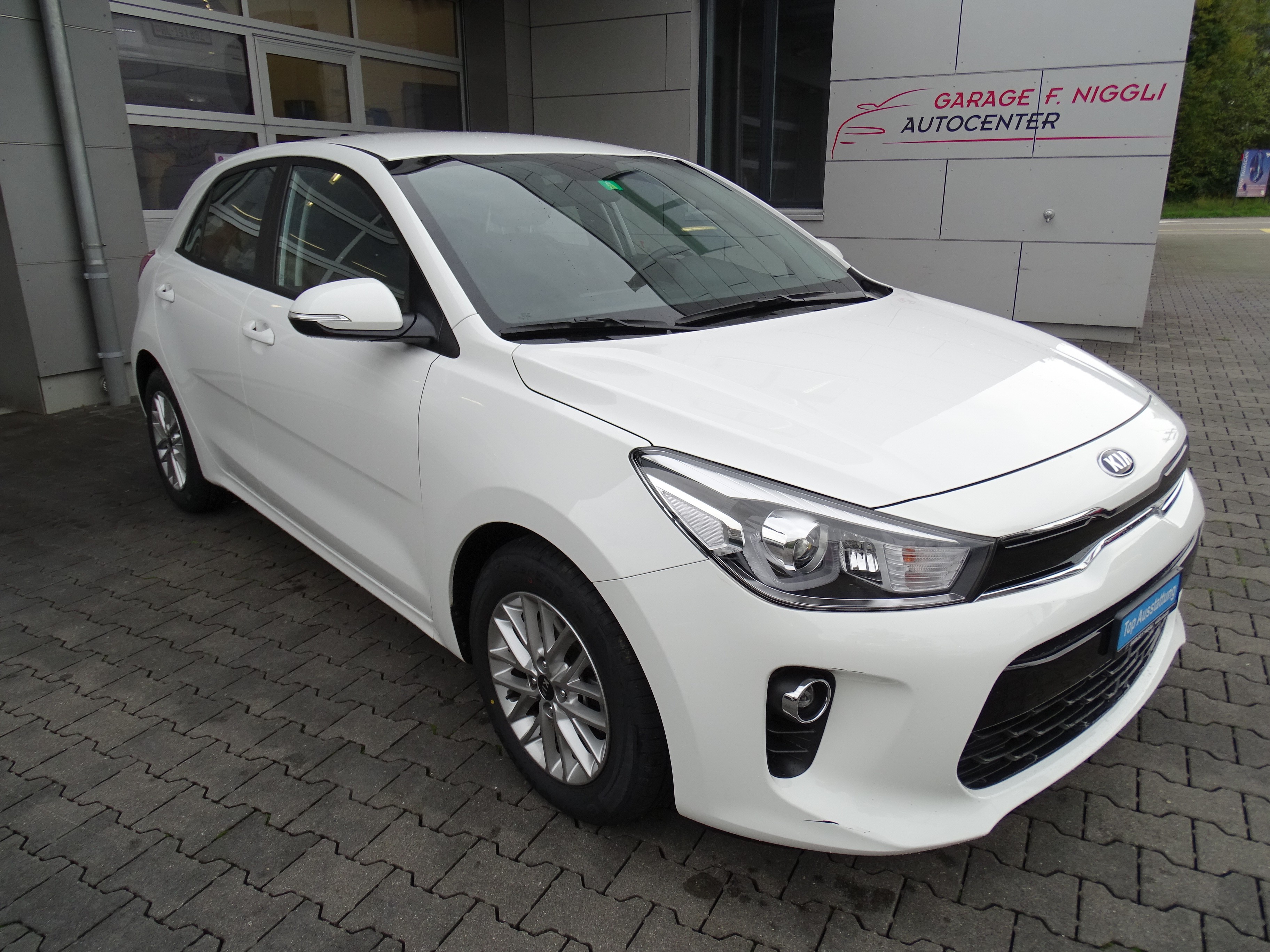 KIA Rio 1.0 T-GDi Trend DCT