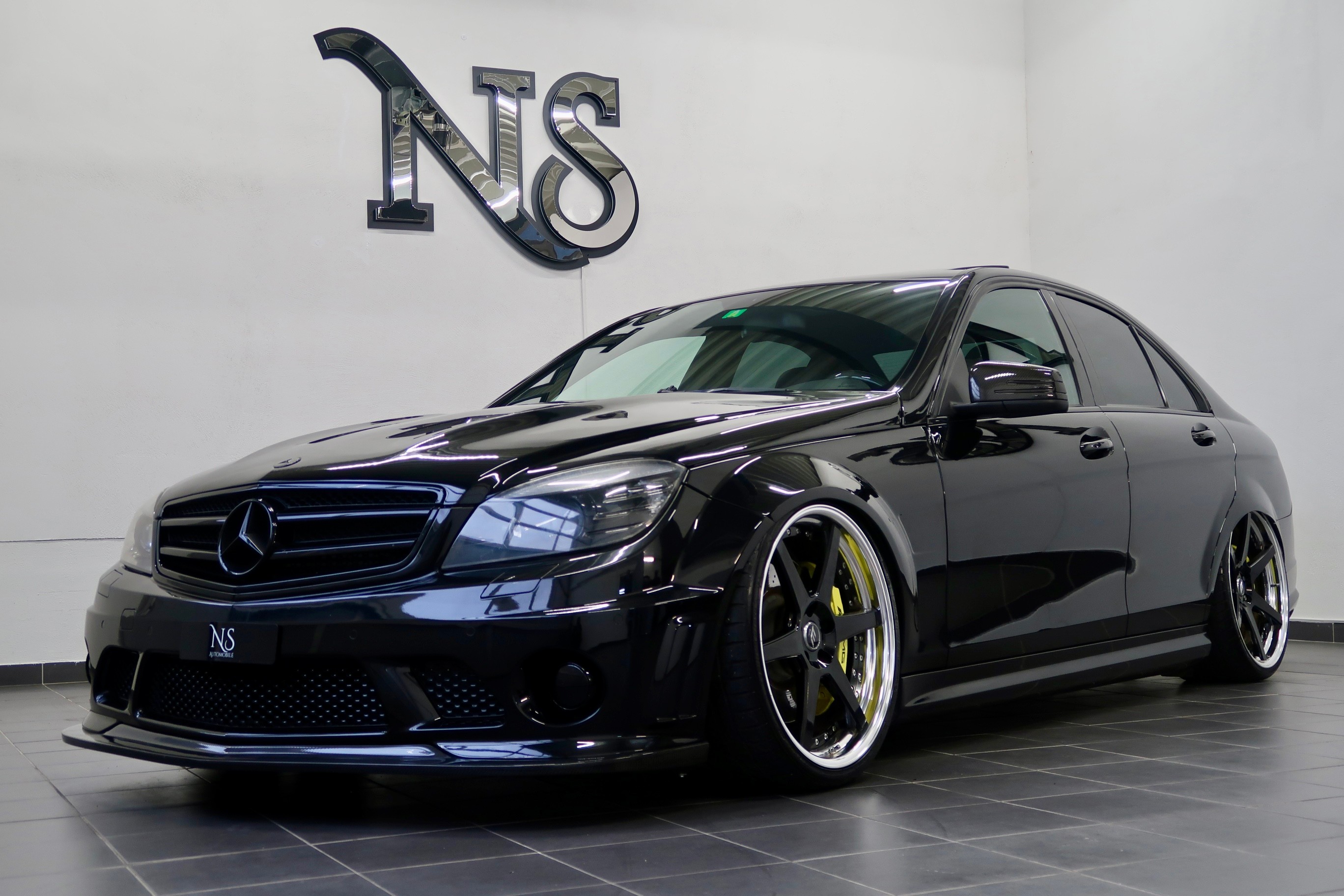 MERCEDES-BENZ C 63 AMG Avantgarde 7G-Tronic*BLACK&BLACK*AIR SUSPENSION*