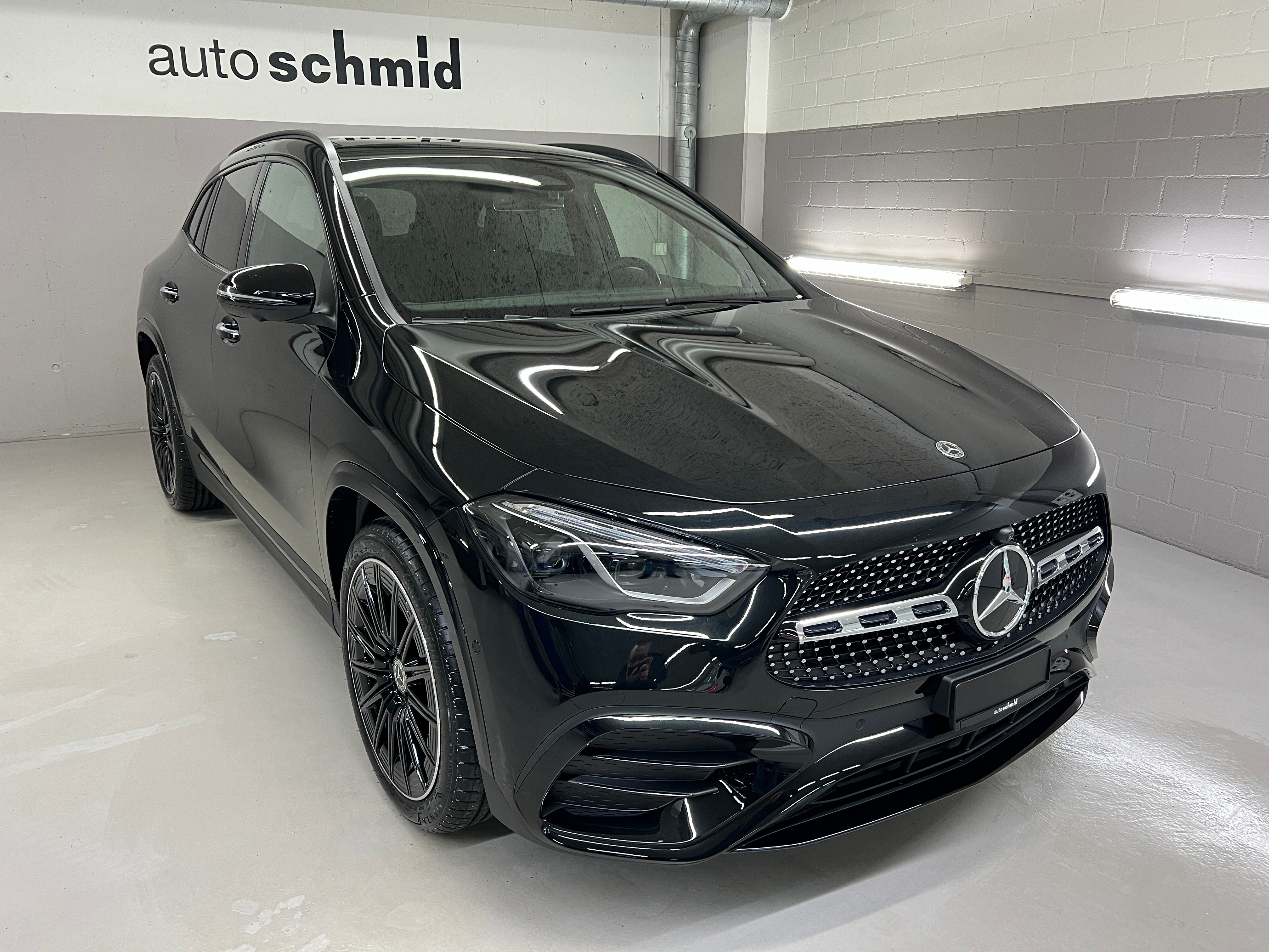 MERCEDES-BENZ GLA 250 4MATIC Swiss Star