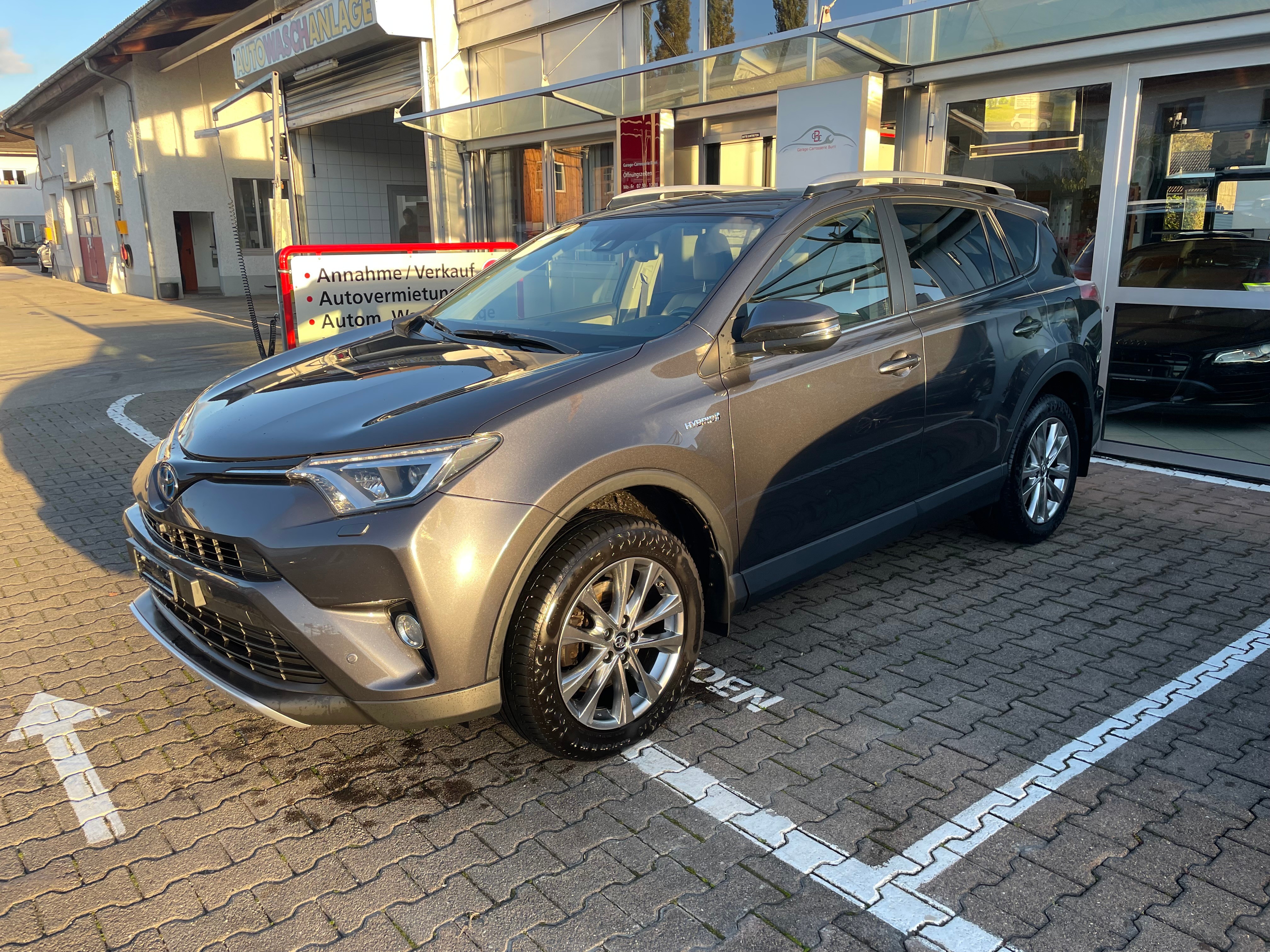 TOYOTA RAV-4 2.5 HSD Sol Premium e-CVT