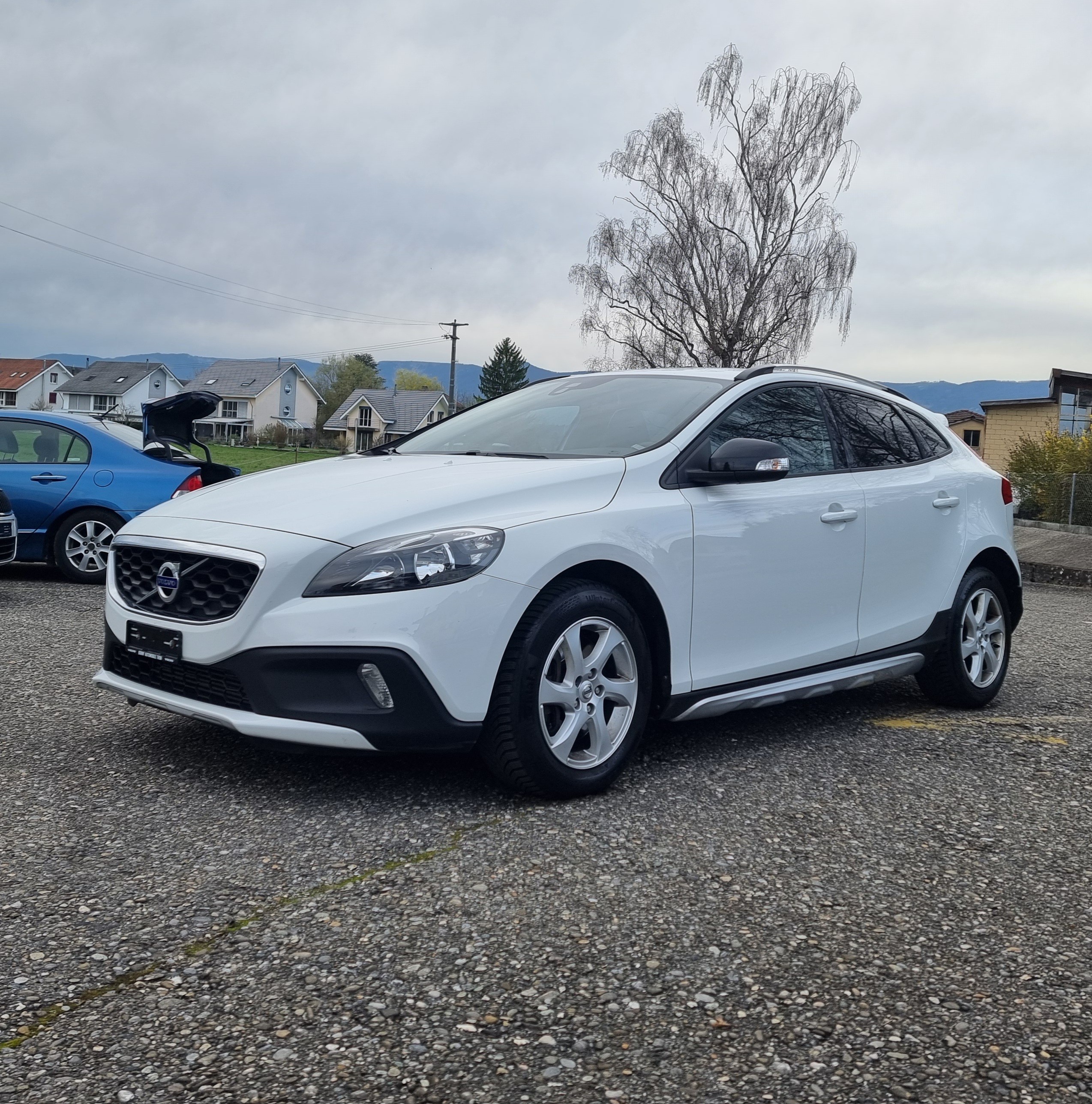 VOLVO V40 Cross Country D3