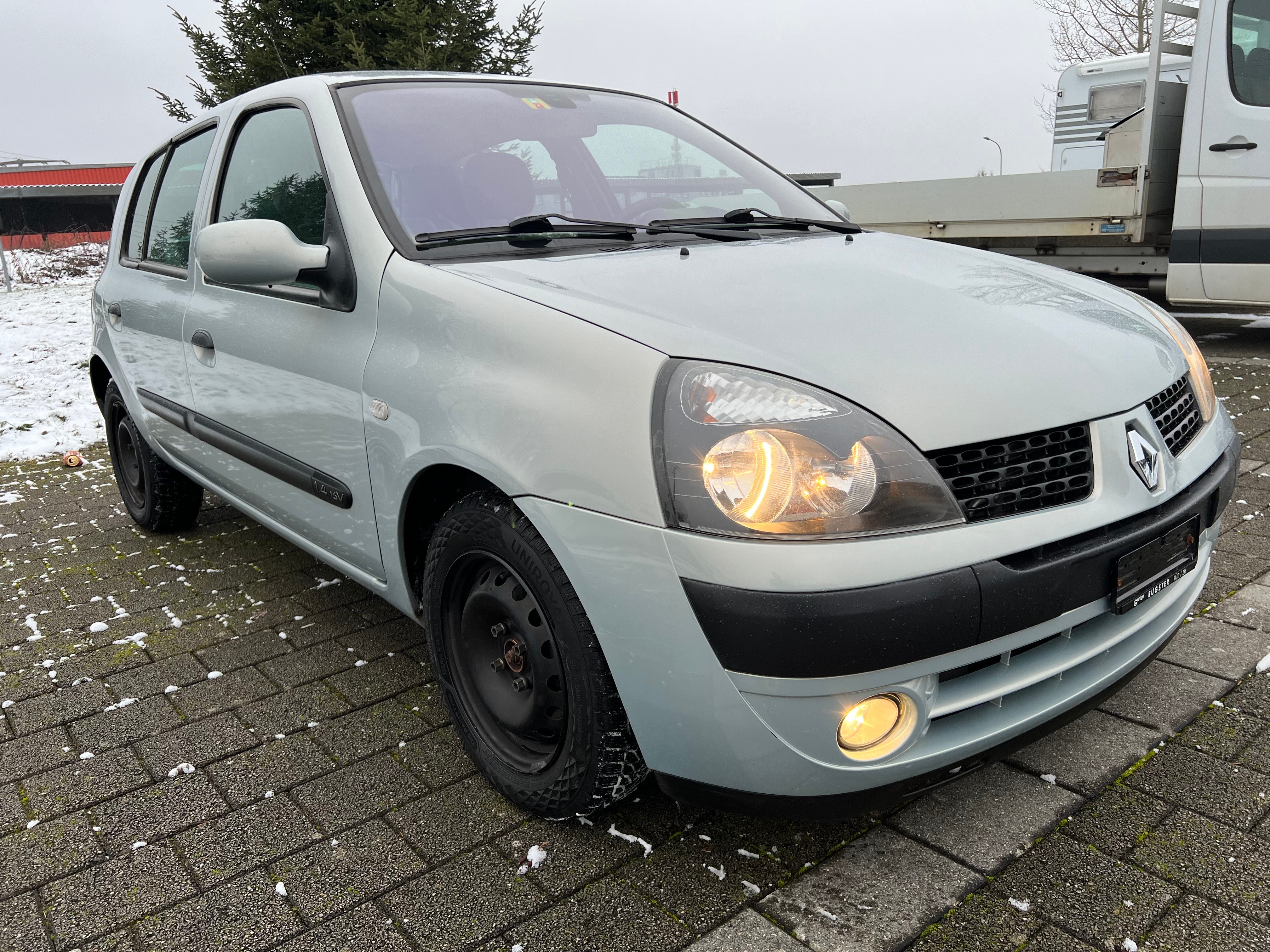 RENAULT CLIO