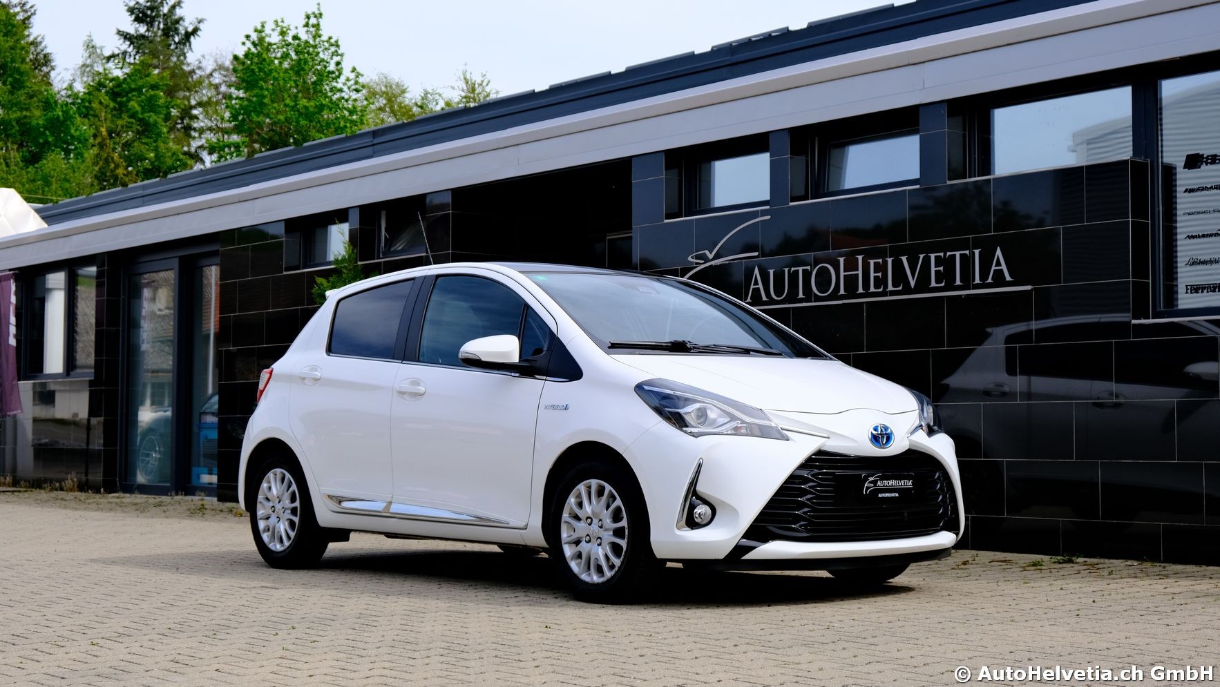 TOYOTA Yaris 1.5 VVT-i Hybrid Trend e-CVT