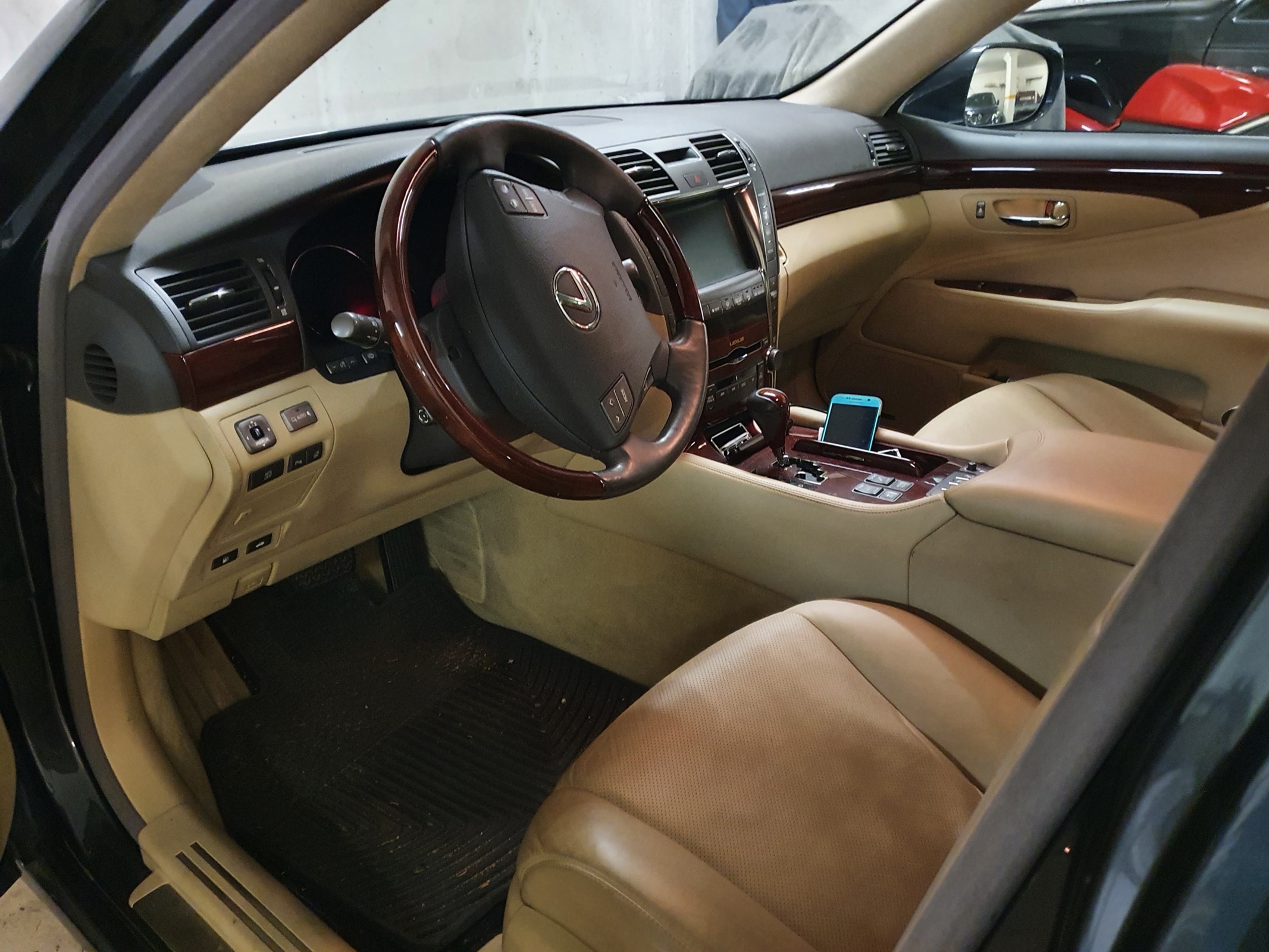 LEXUS LS 460 Automatic