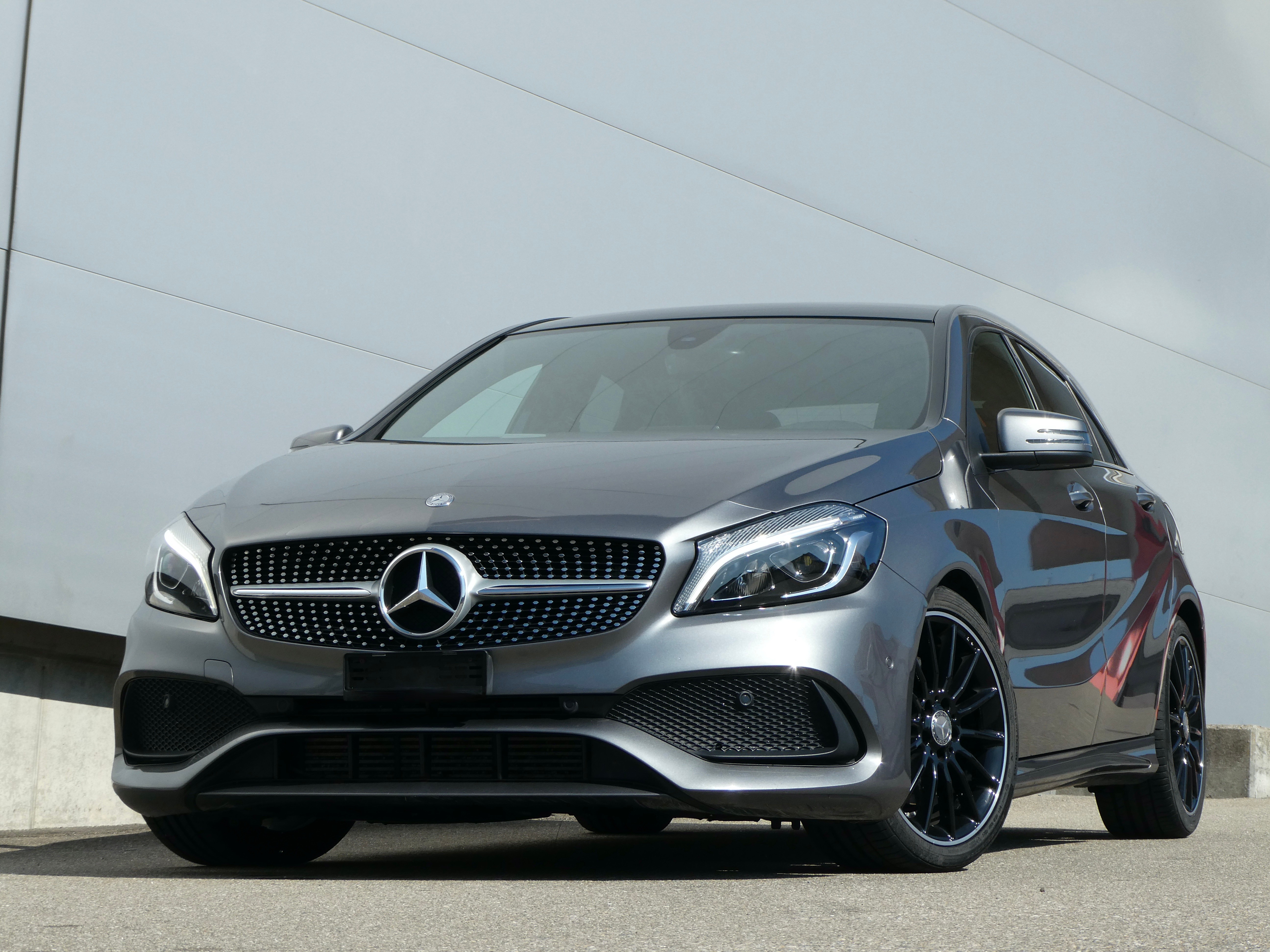 MERCEDES-BENZ A 250 AMG Line