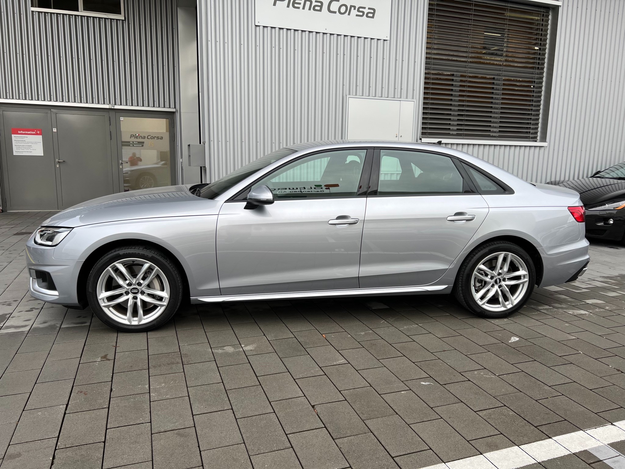 AUDI A4 45 TFSI S line S-tronic quattro