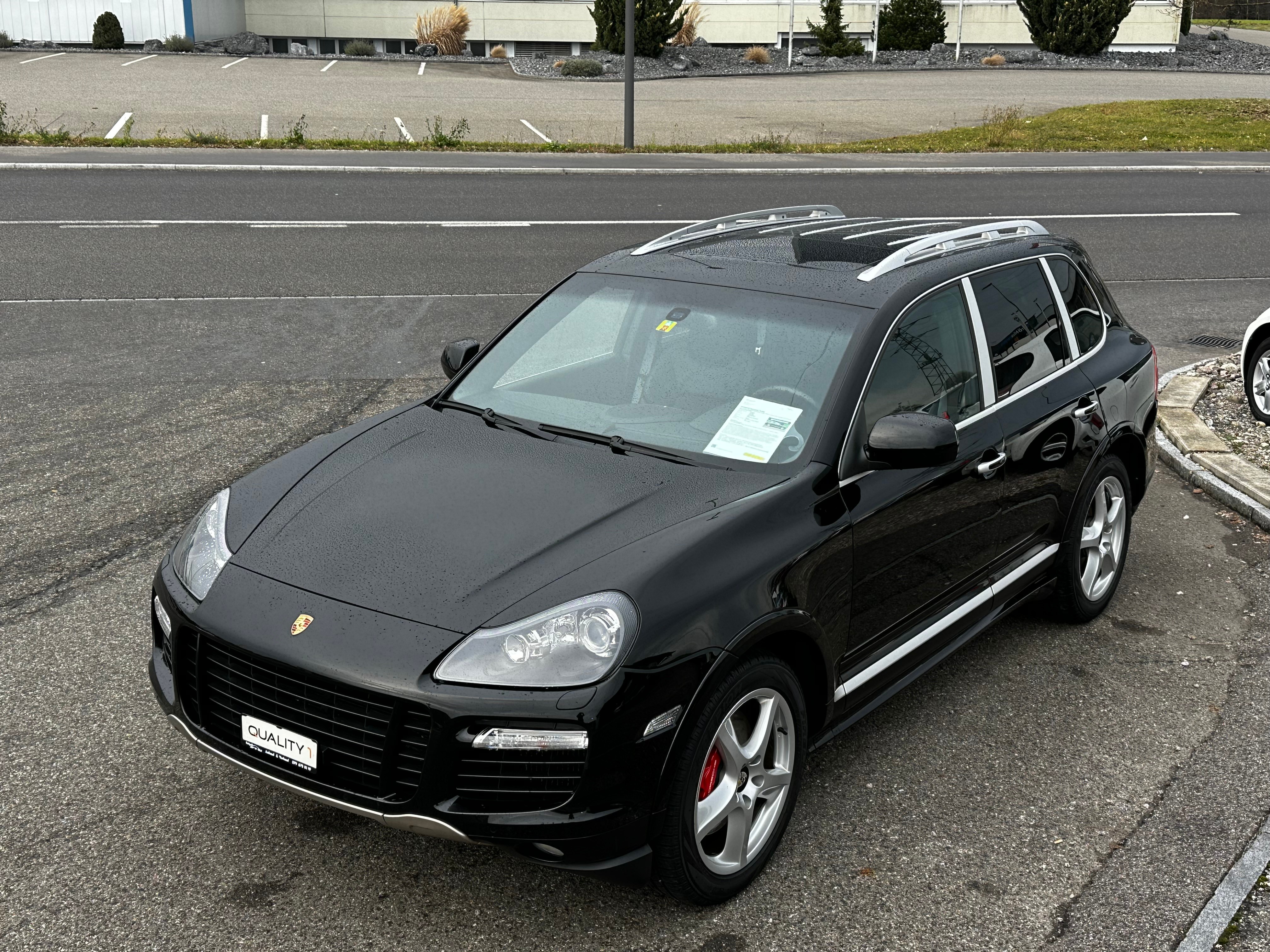 PORSCHE Cayenne Turbo