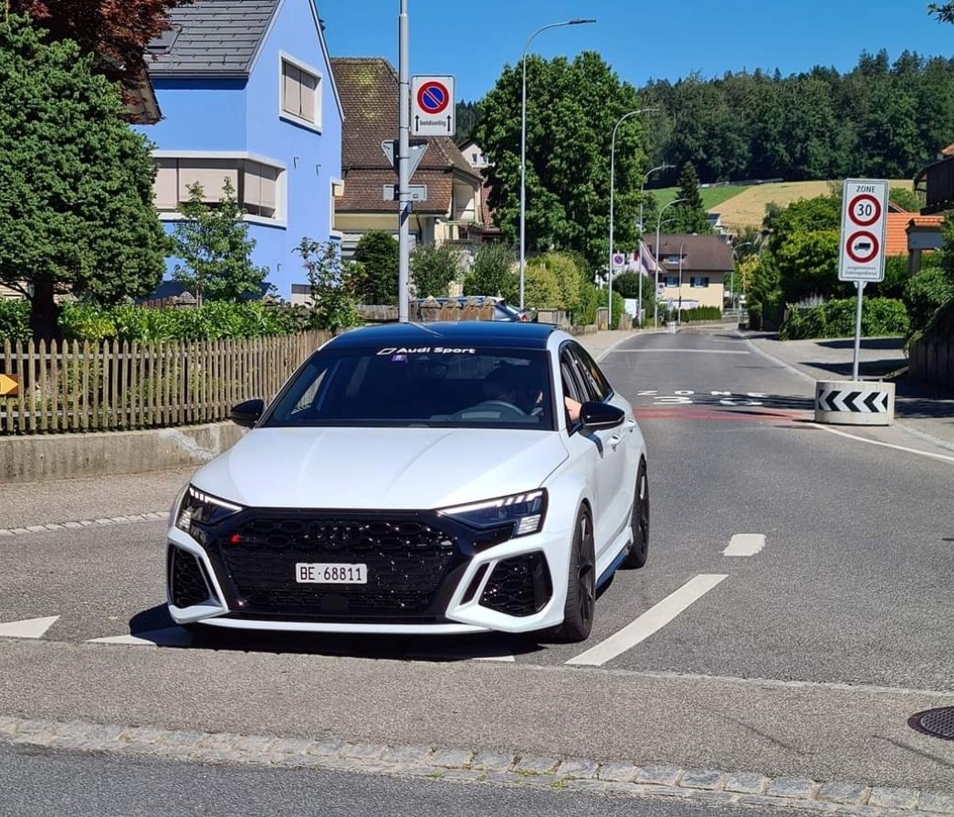 AUDI RS3 Limousine 2.5 TSI quattro S-tronic