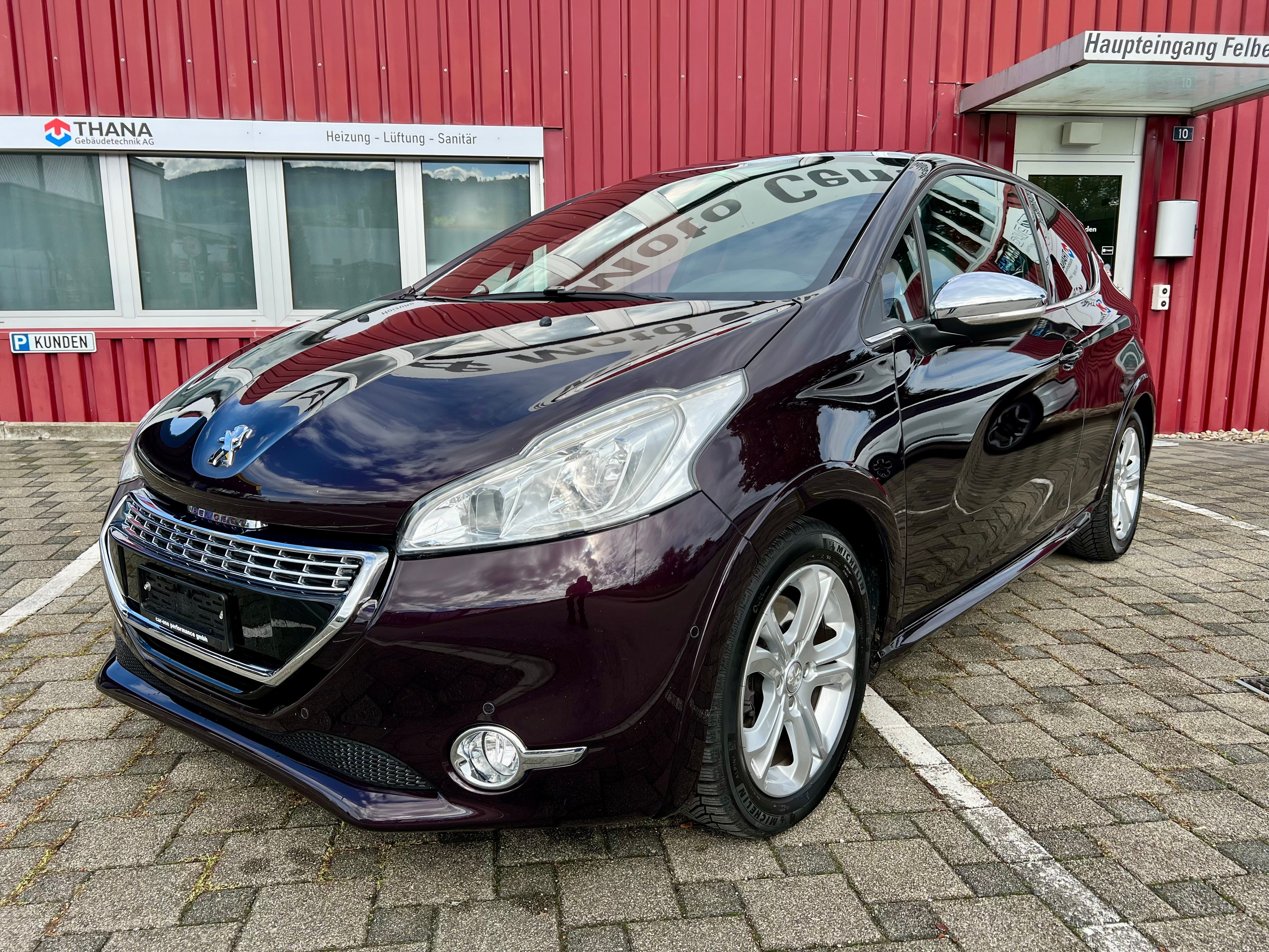 PEUGEOT 208 1.6 Turbo XY