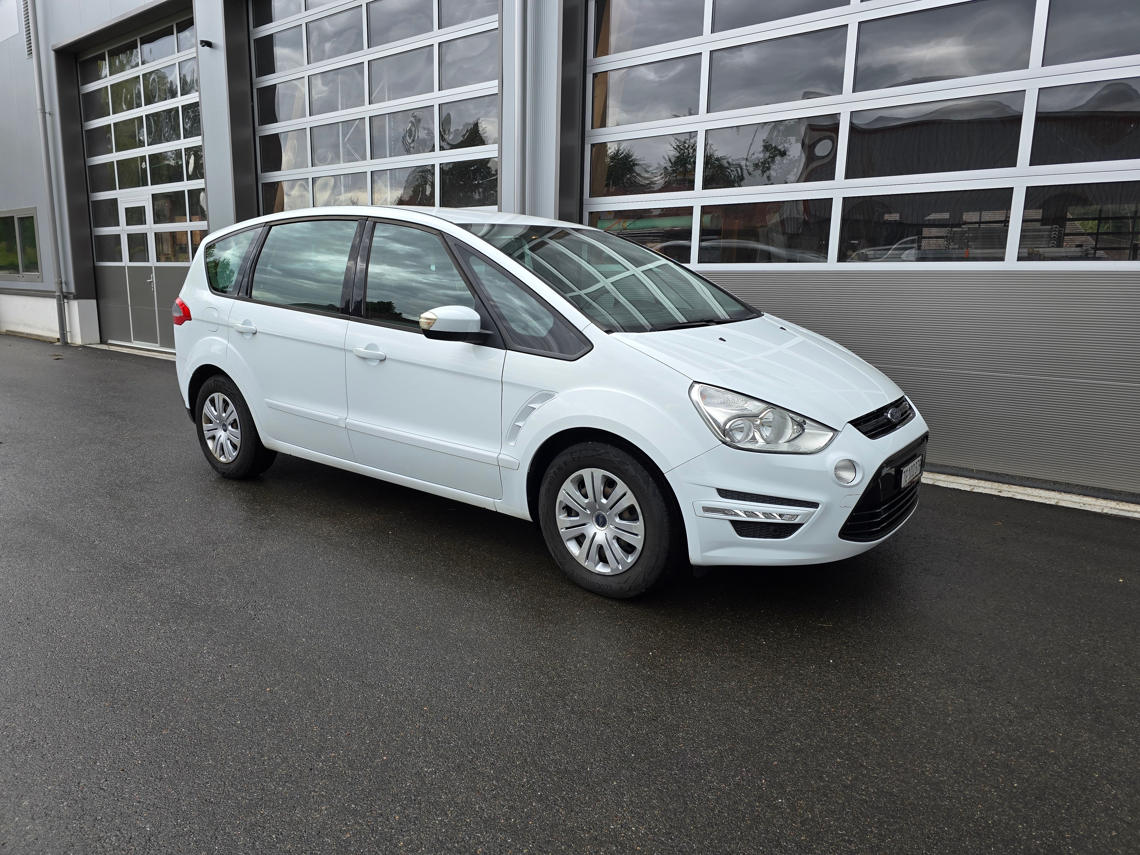 FORD S-Max 1.6 SCTi KNIE-Edition