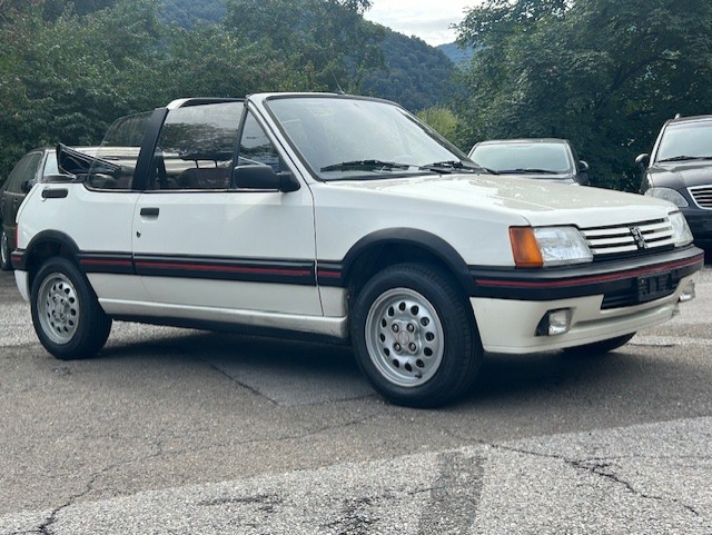 PEUGEOT 205 1.6 CTi