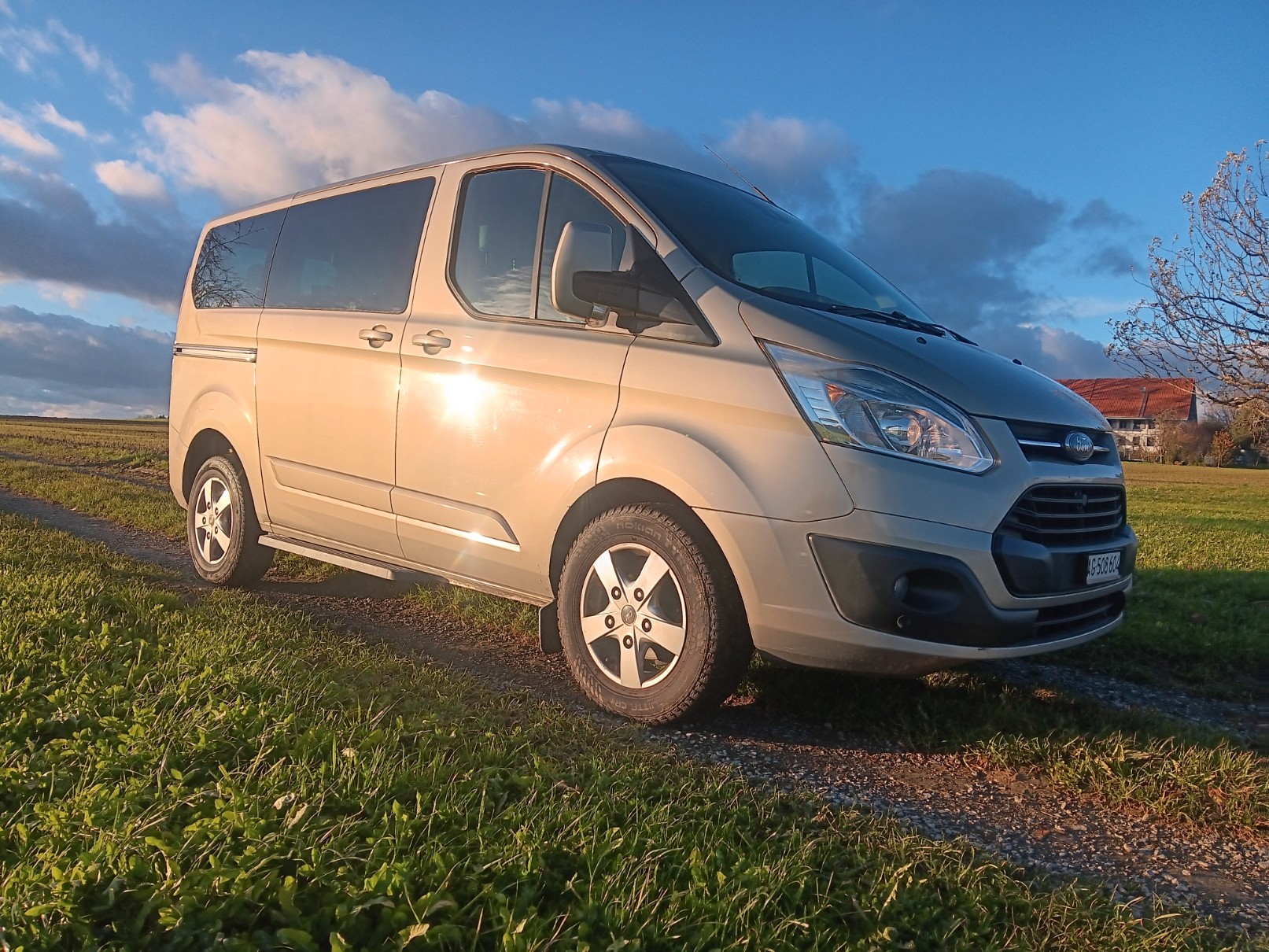 FORD Tourneo Custom 300 L1H1 Titanium