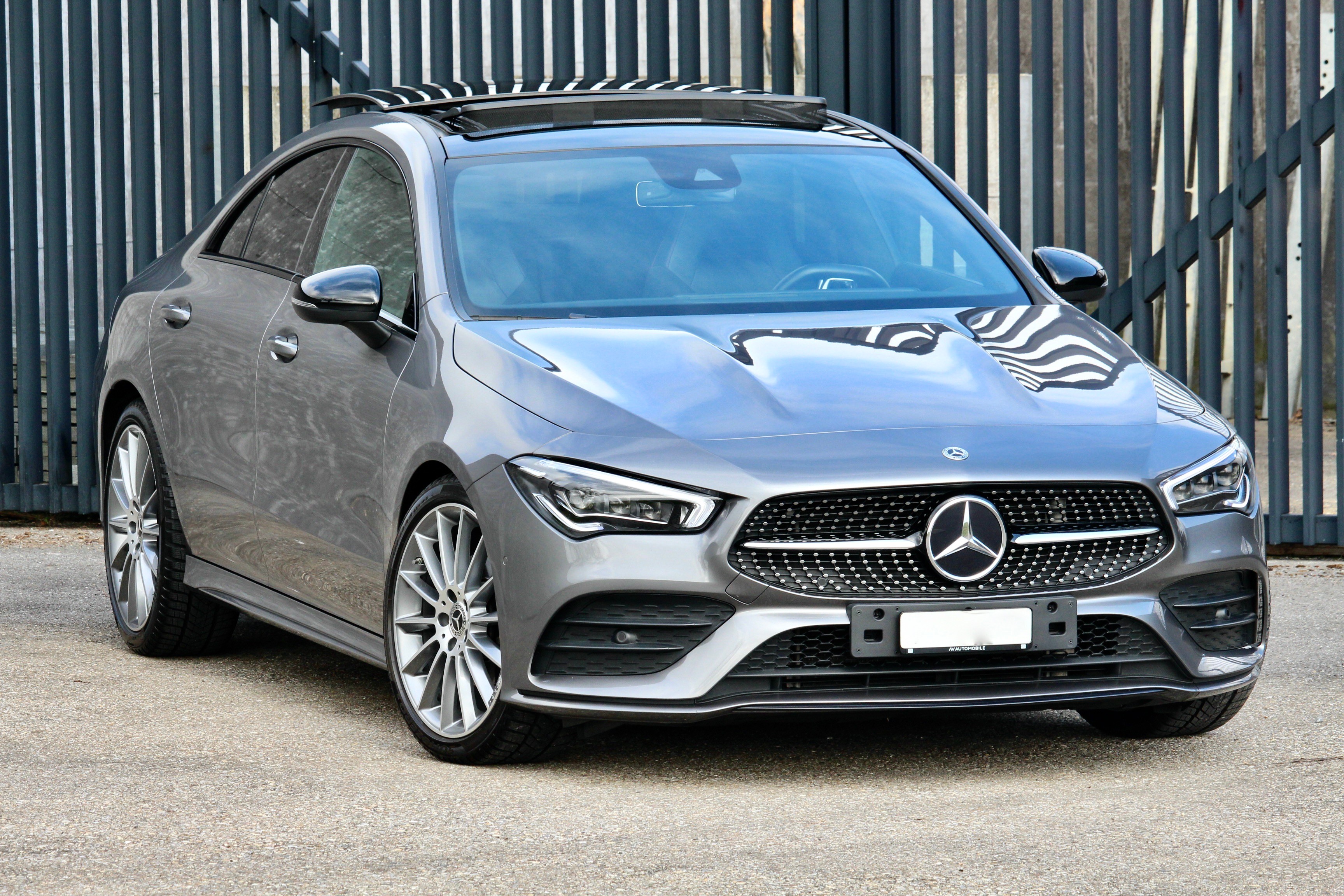 MERCEDES-BENZ CLA 200 AMG Line 7G-DCT Coupe *Panorama Glasdach *19