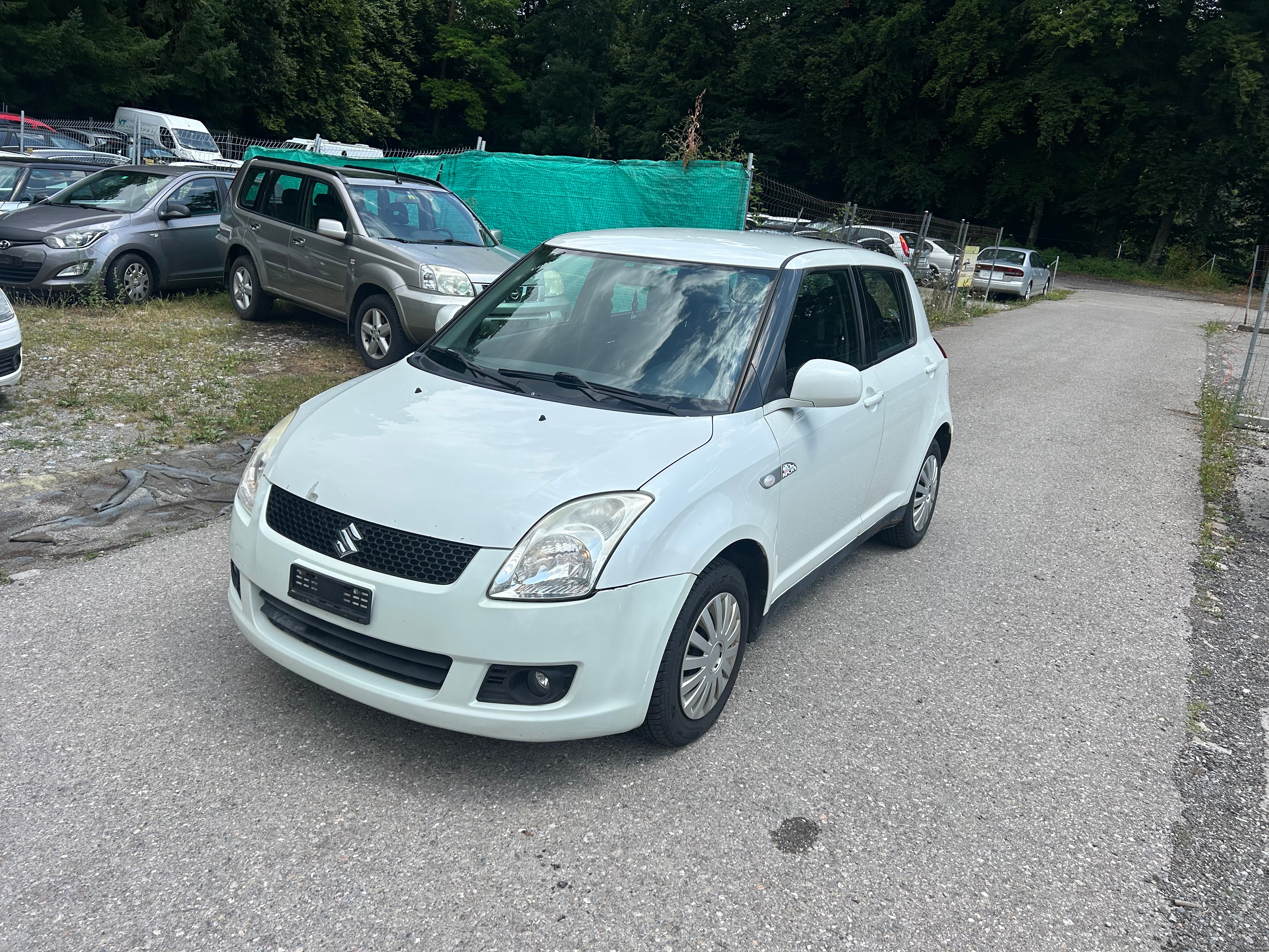 SUZUKI Swift 1.3i 16V GL Top Piz Sulai LE 4x4