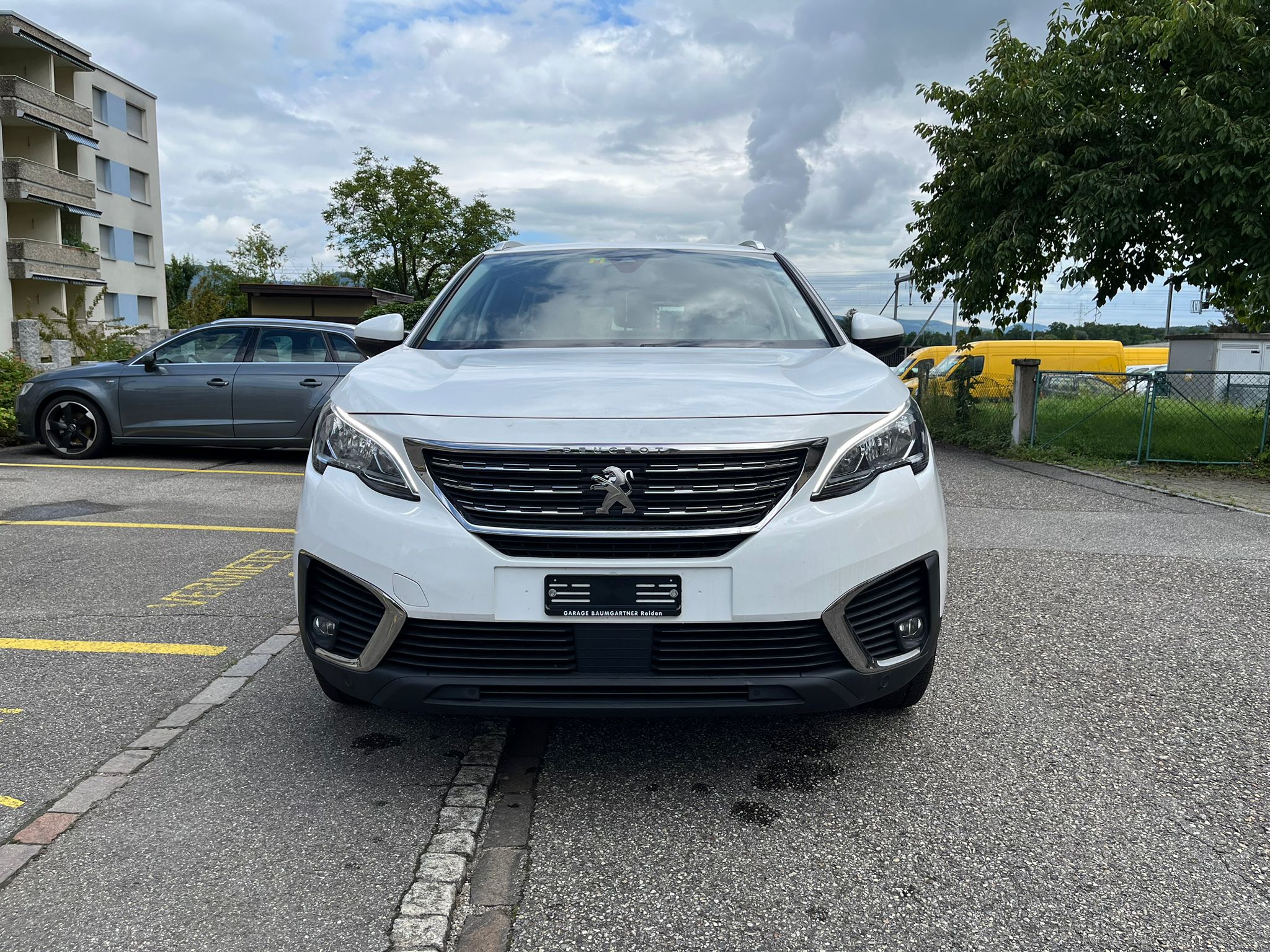 PEUGEOT 5008 1.5 BlueHDi Active ETA