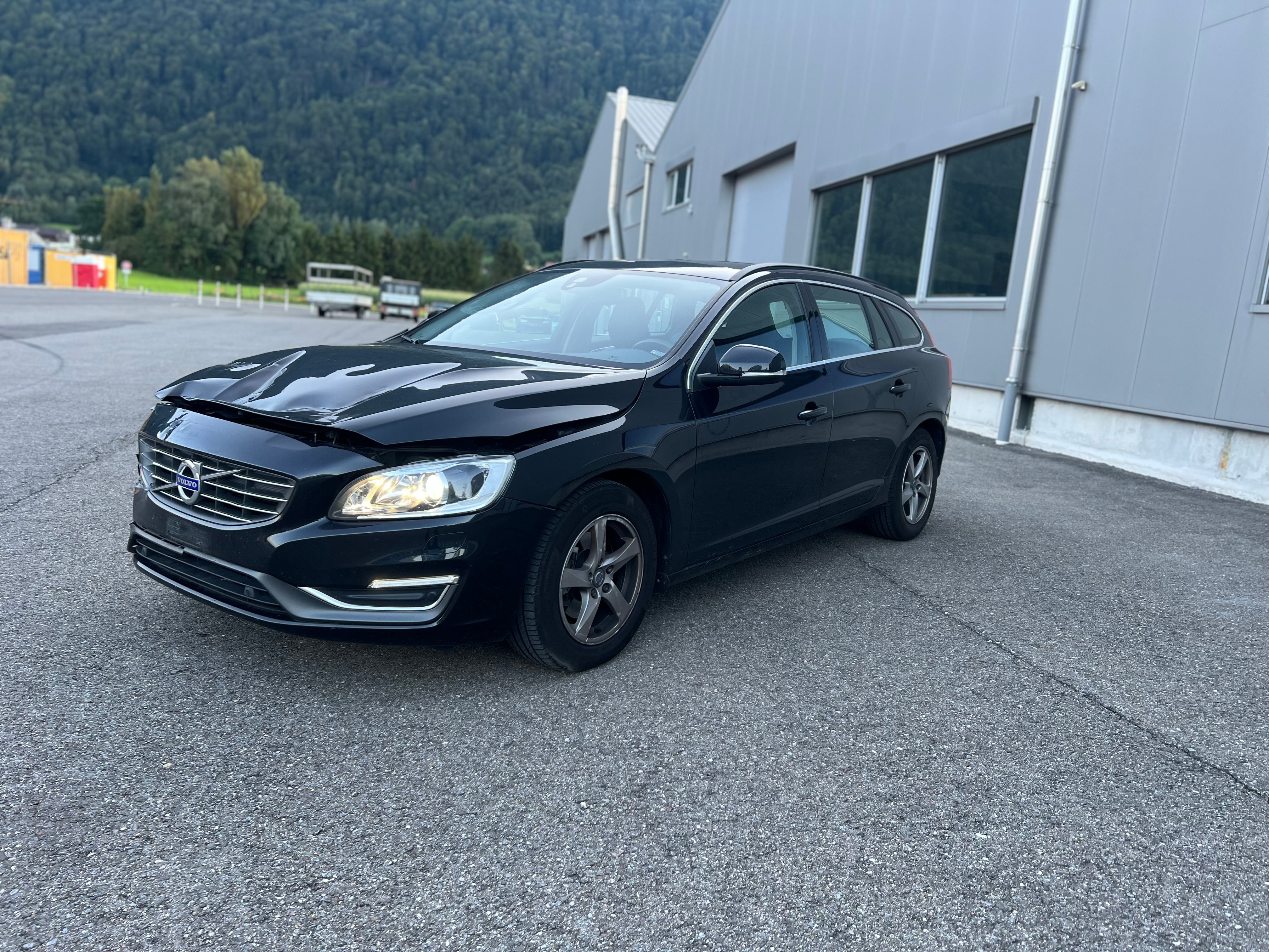 VOLVO V60 D2