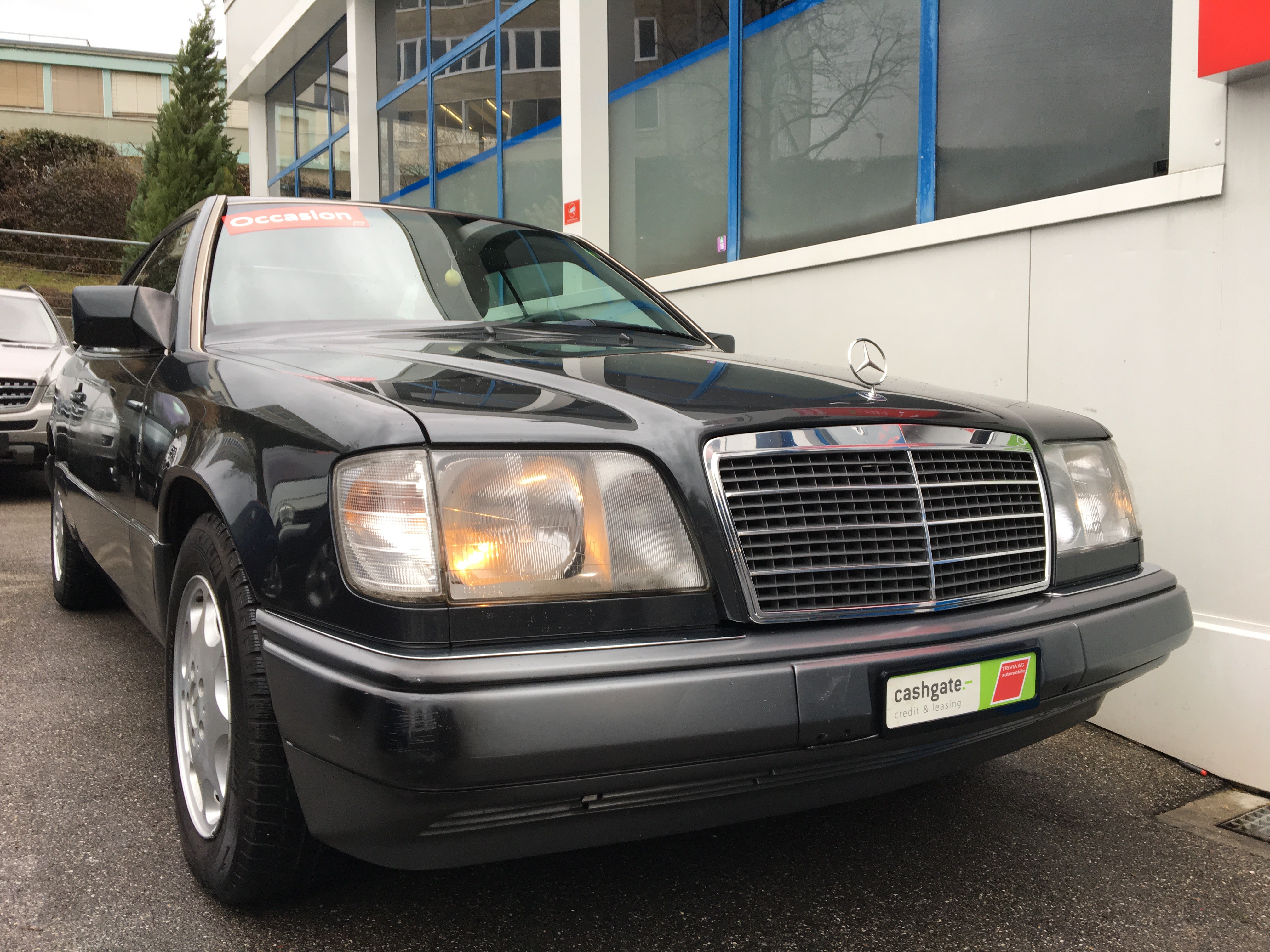 MERCEDES-BENZ E 320