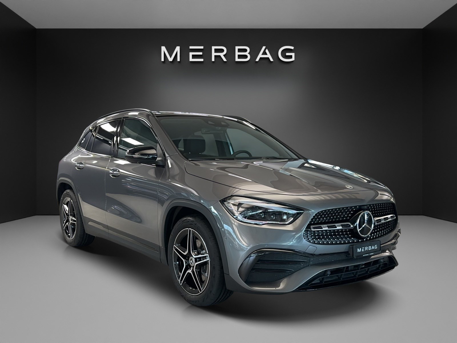 MERCEDES-BENZ GLA 200 AMG Line