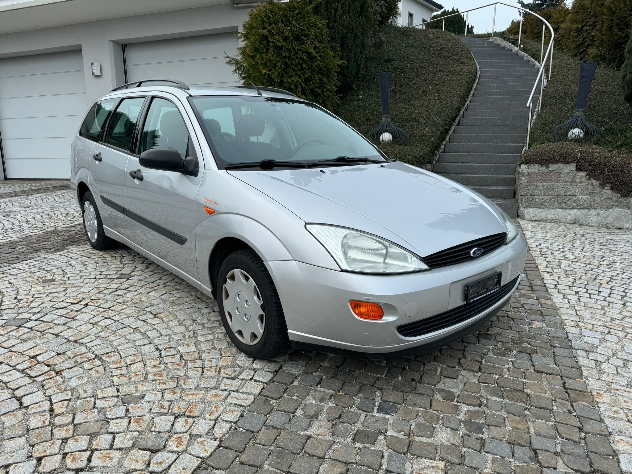 FORD Focus 1.4i 16V Ambiente