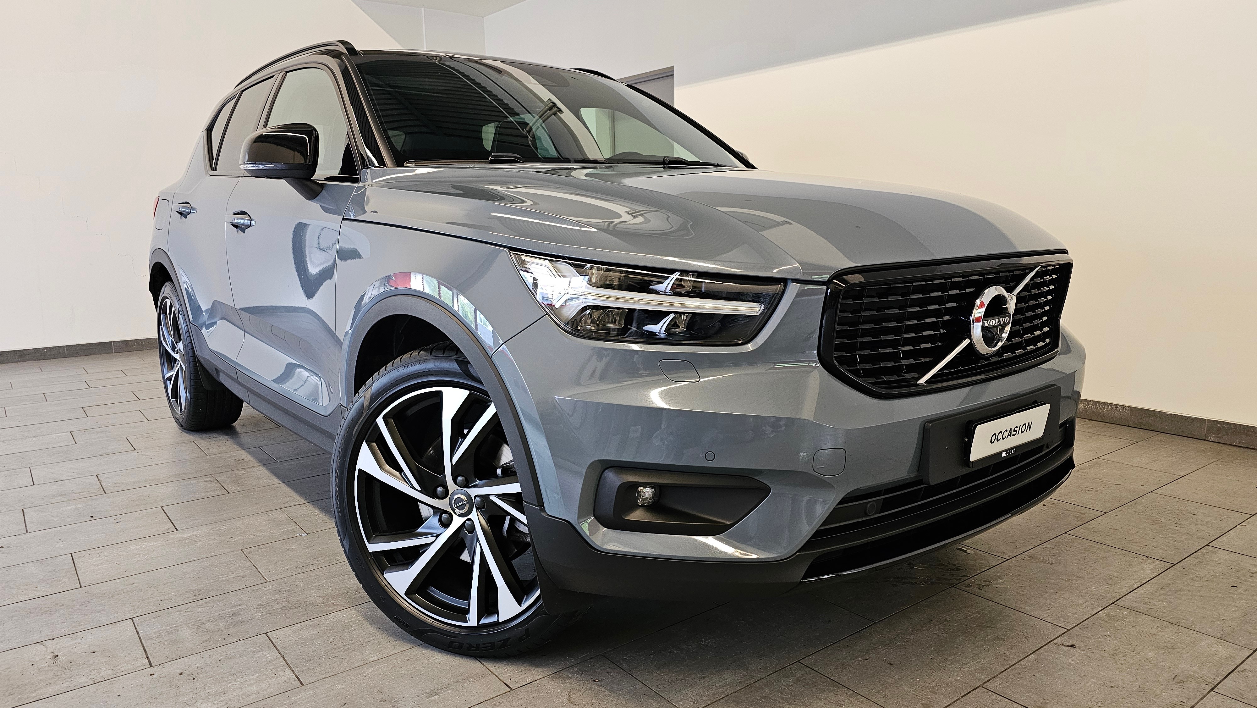 VOLVO XC40 B4 Benzin Mild Hybrid AWD R-Design Geartronic