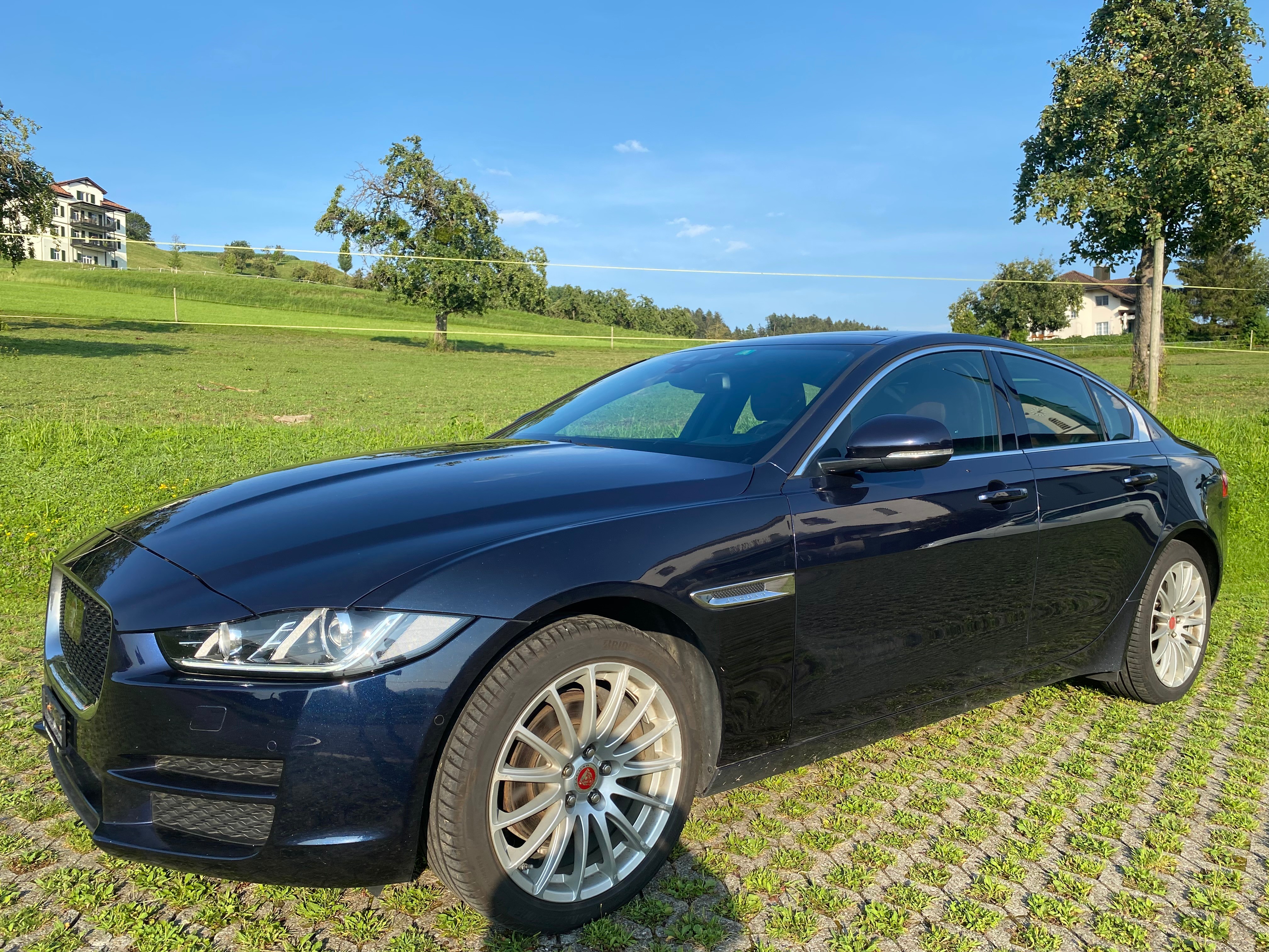 JAGUAR XE 25t 2.0 Portfolio AWD Automatic