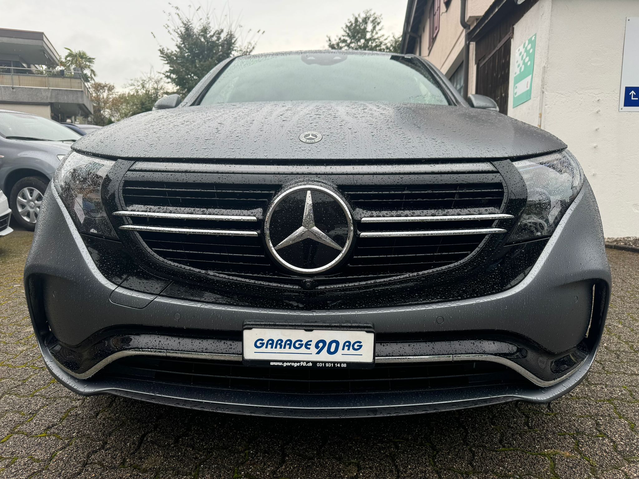 MERCEDES-BENZ EQC 400 AMG Line 4Matic