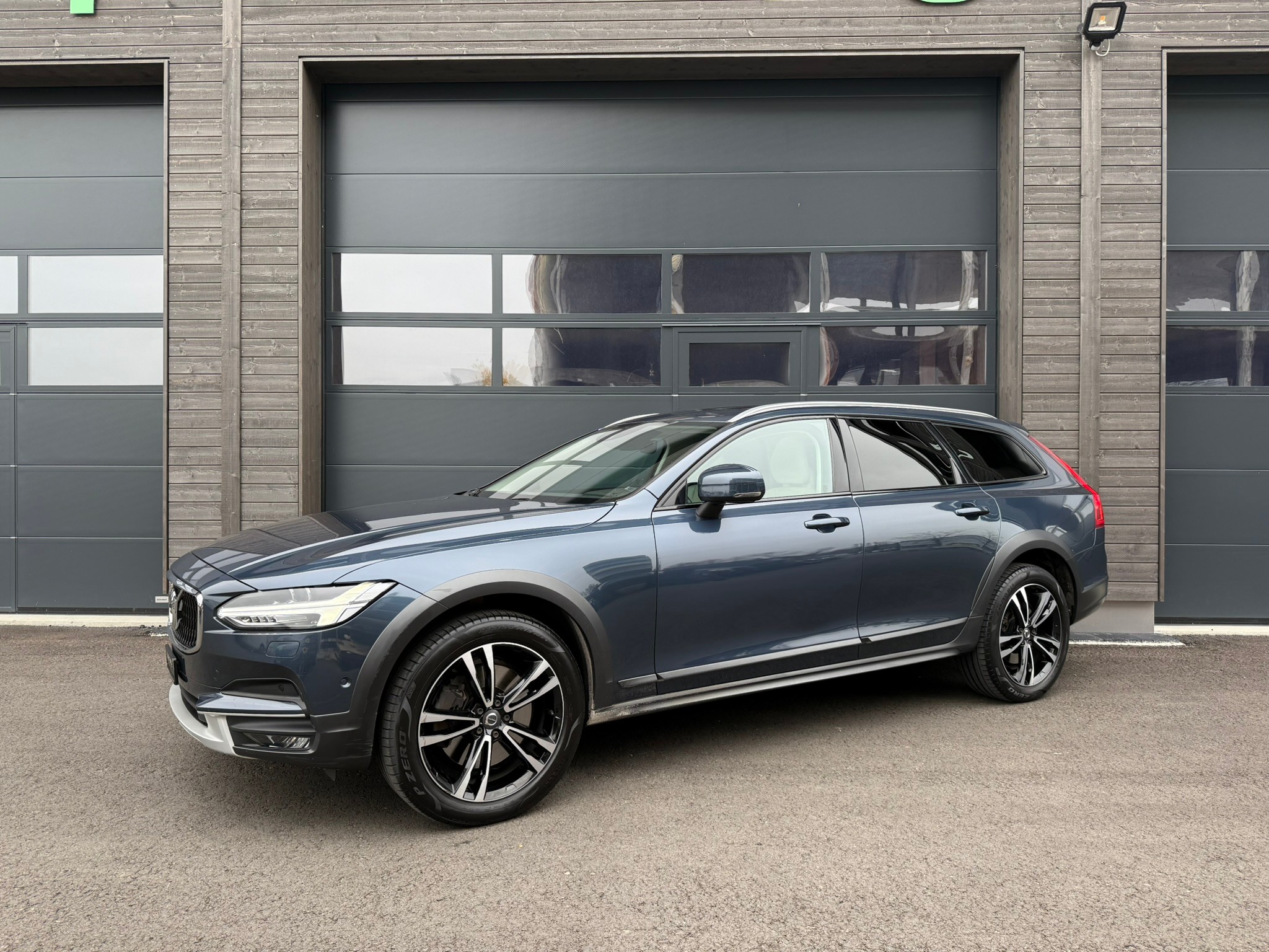 VOLVO V90 Cross Country D4 Pro AWD Geartronic