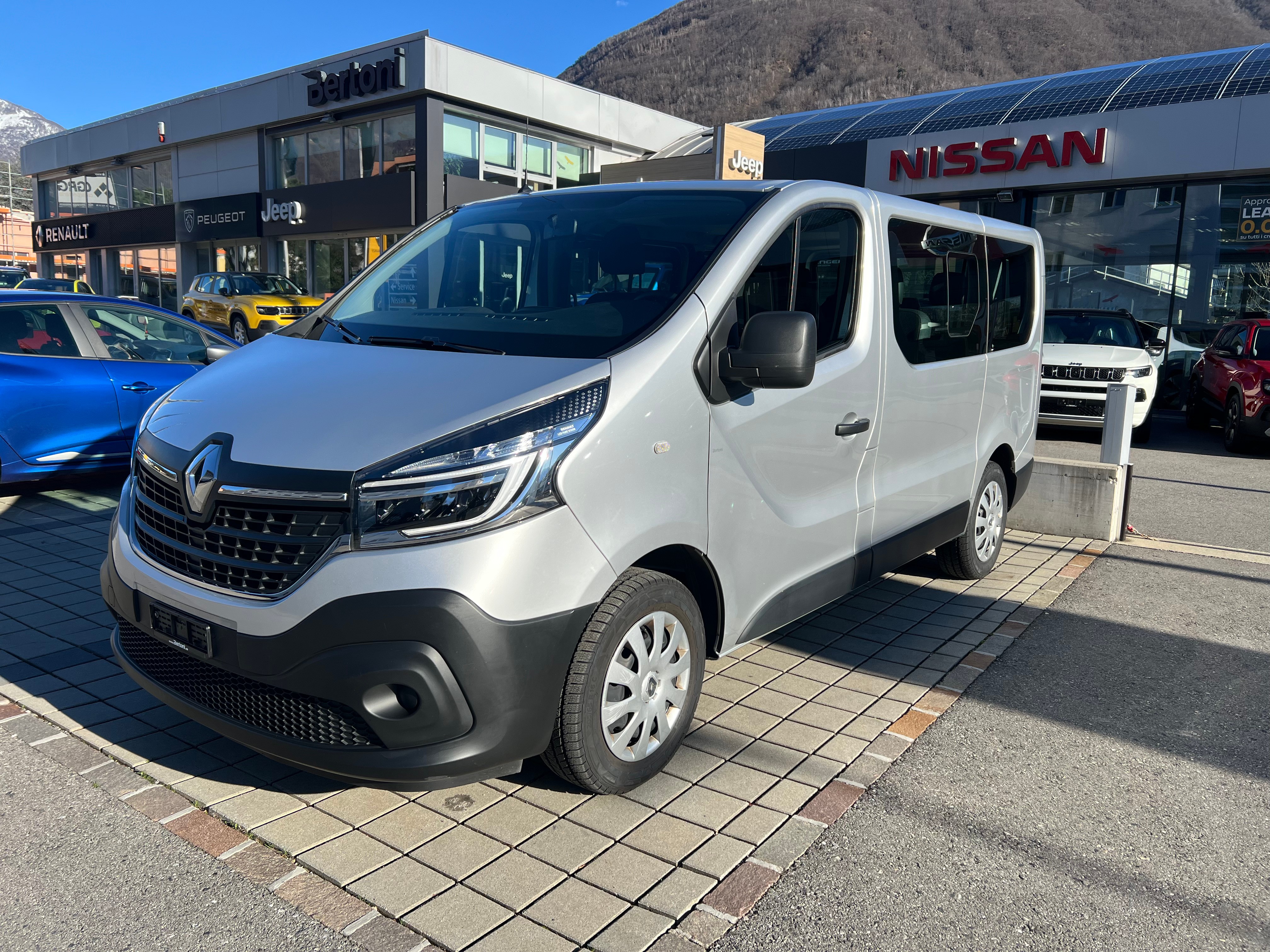 RENAULT Trafic Blue dCi 120 Passenger Zen