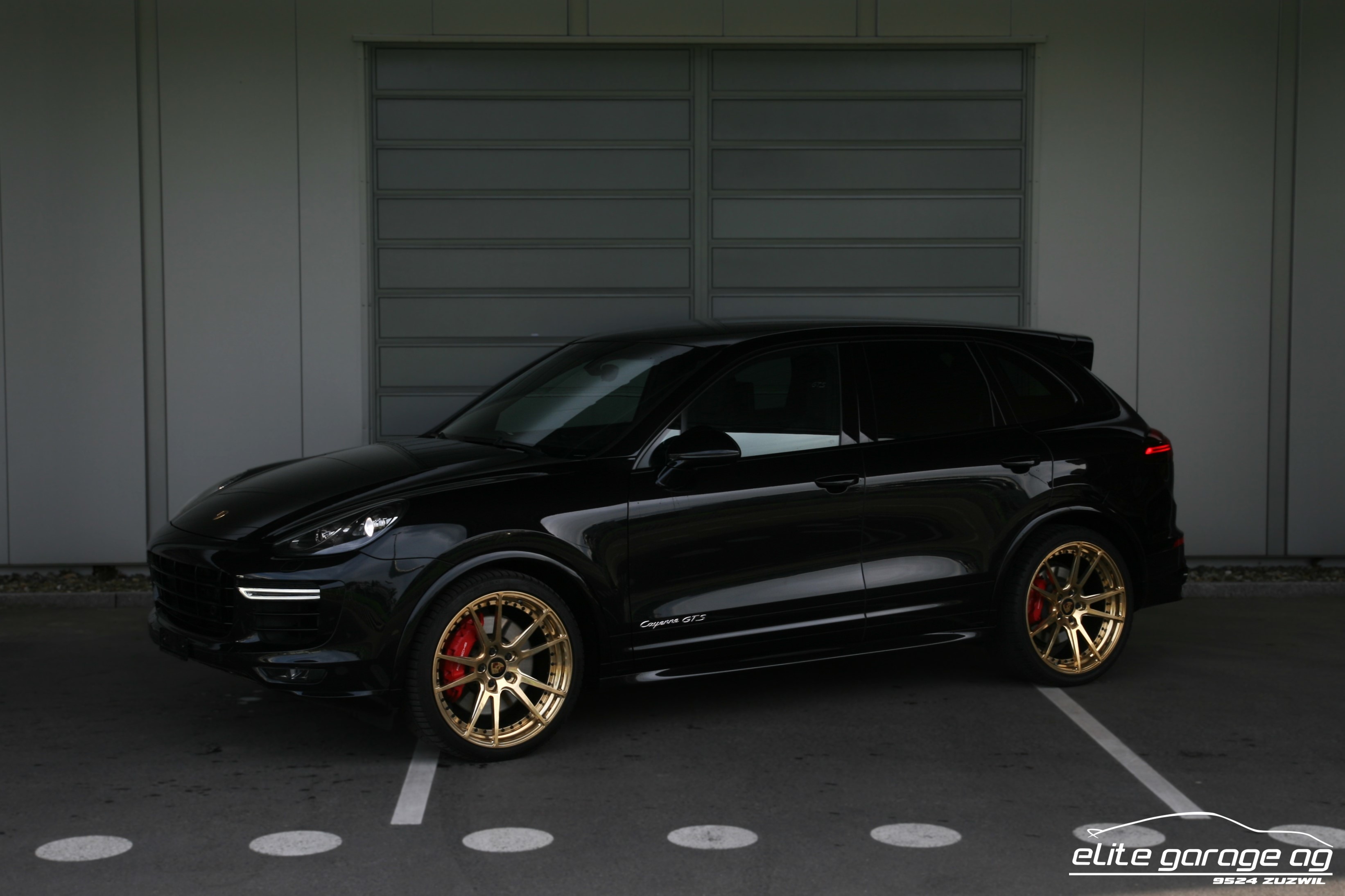 PORSCHE Cayenne GTS