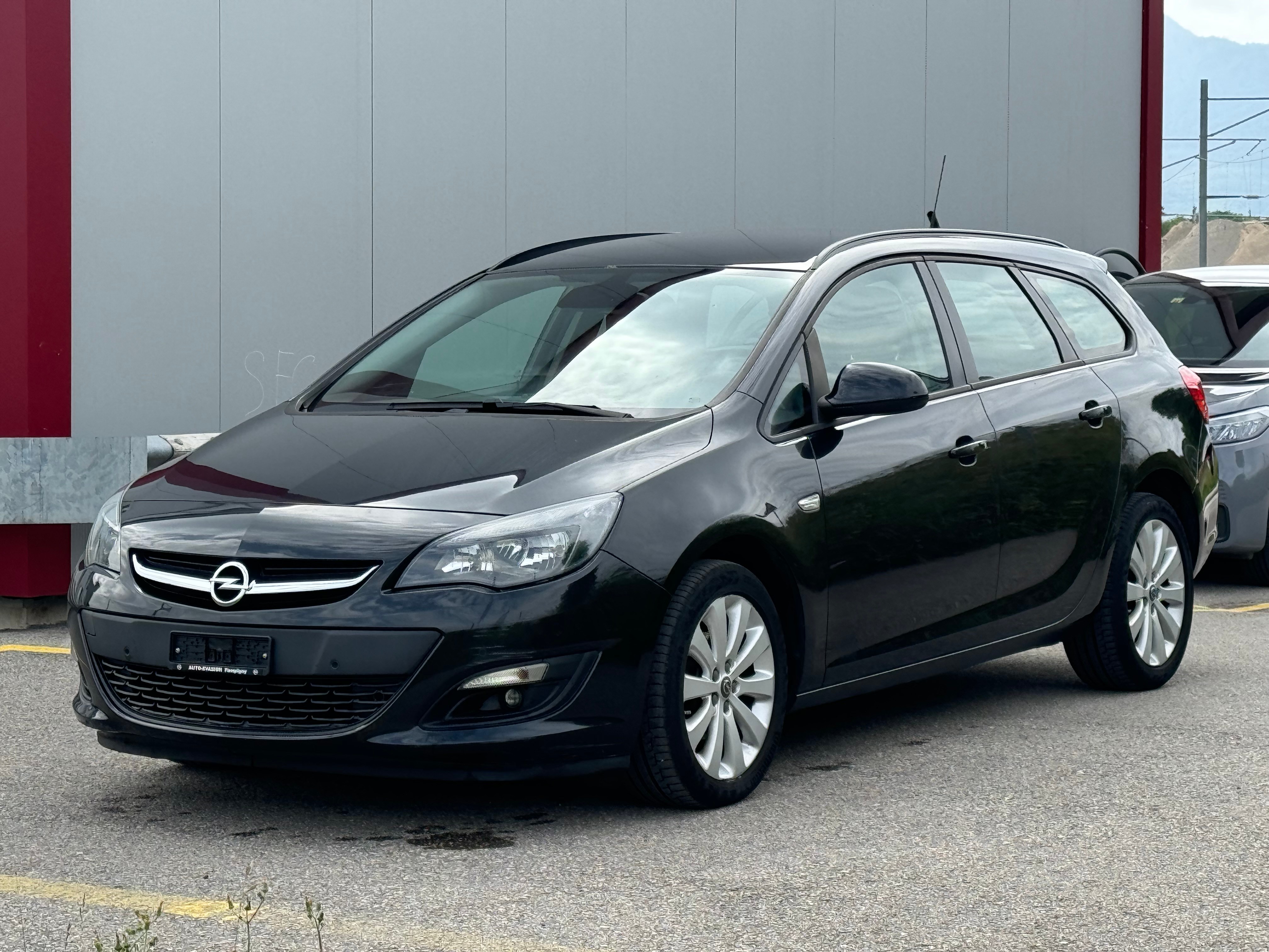 OPEL Astra SportsTourer 1.4i 16V Turbo Automatic