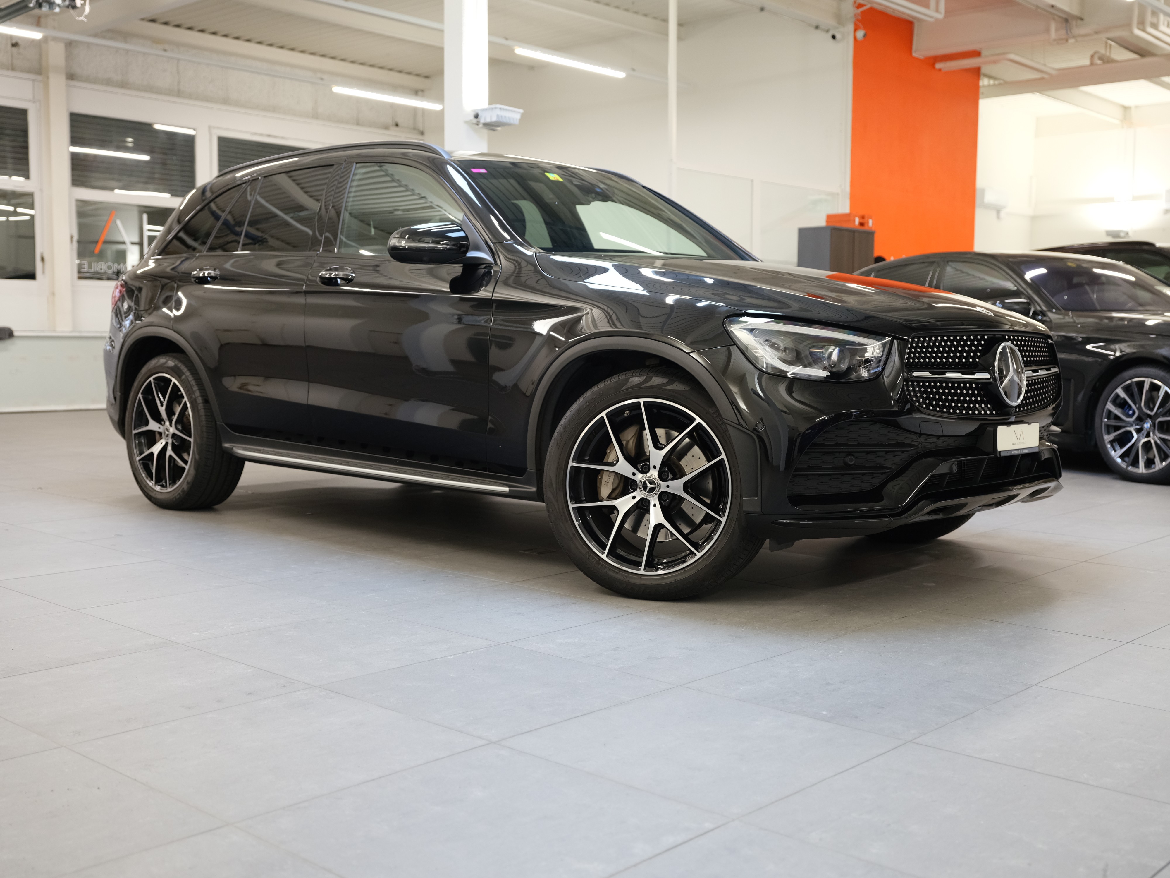 MERCEDES-BENZ GLC 300 AMG Line 4Matic 9G-Tronic