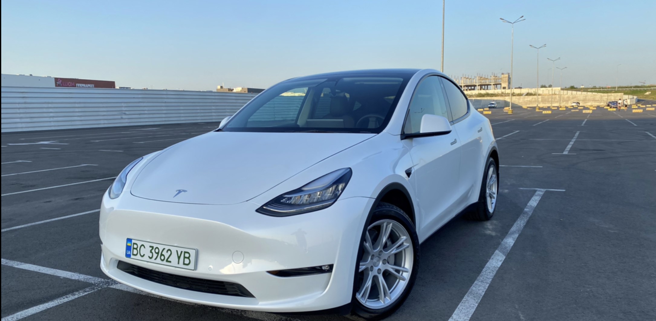 TESLA Model Y Long Range