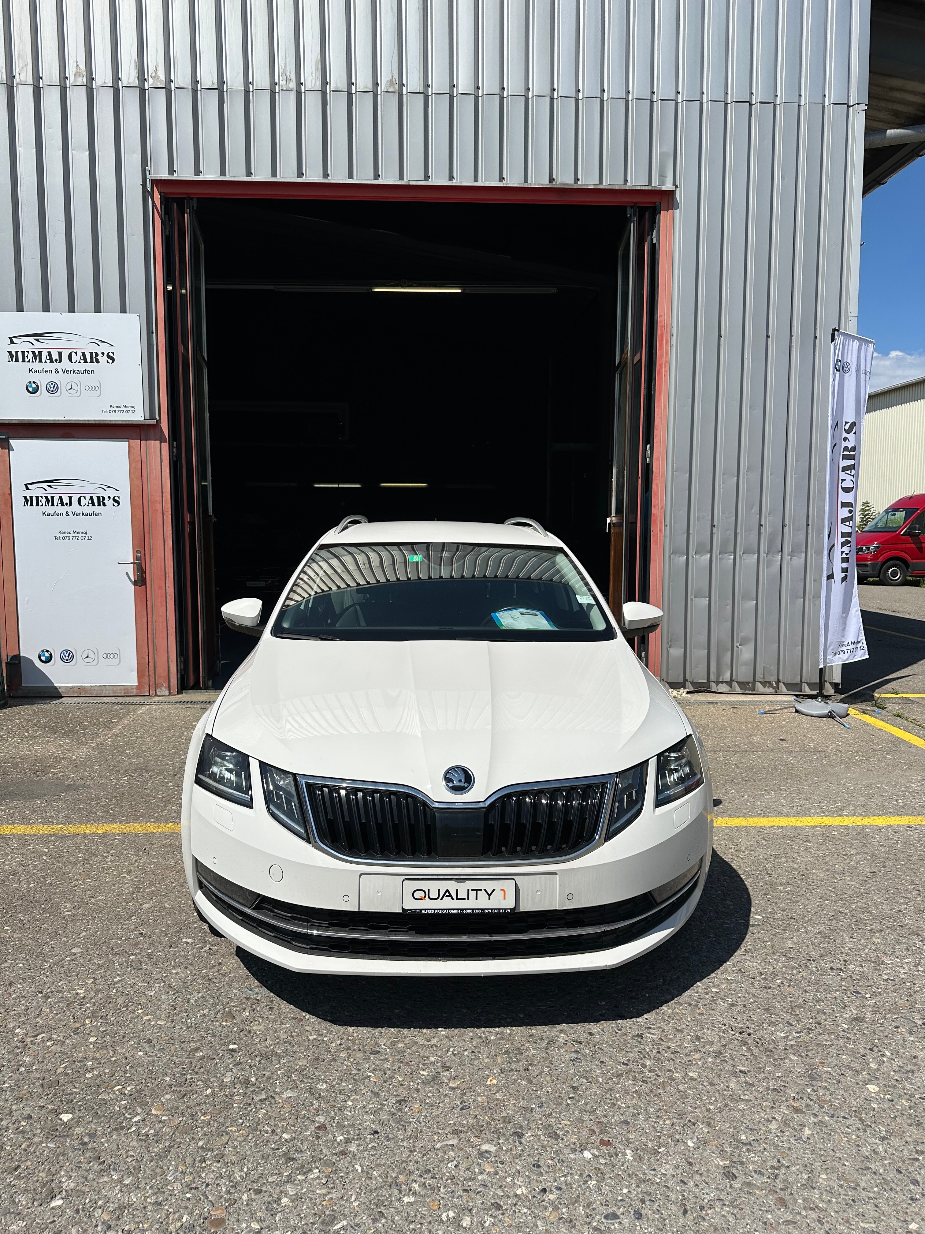 SKODA Octavia Combi 2.0 TDI Clever DSG