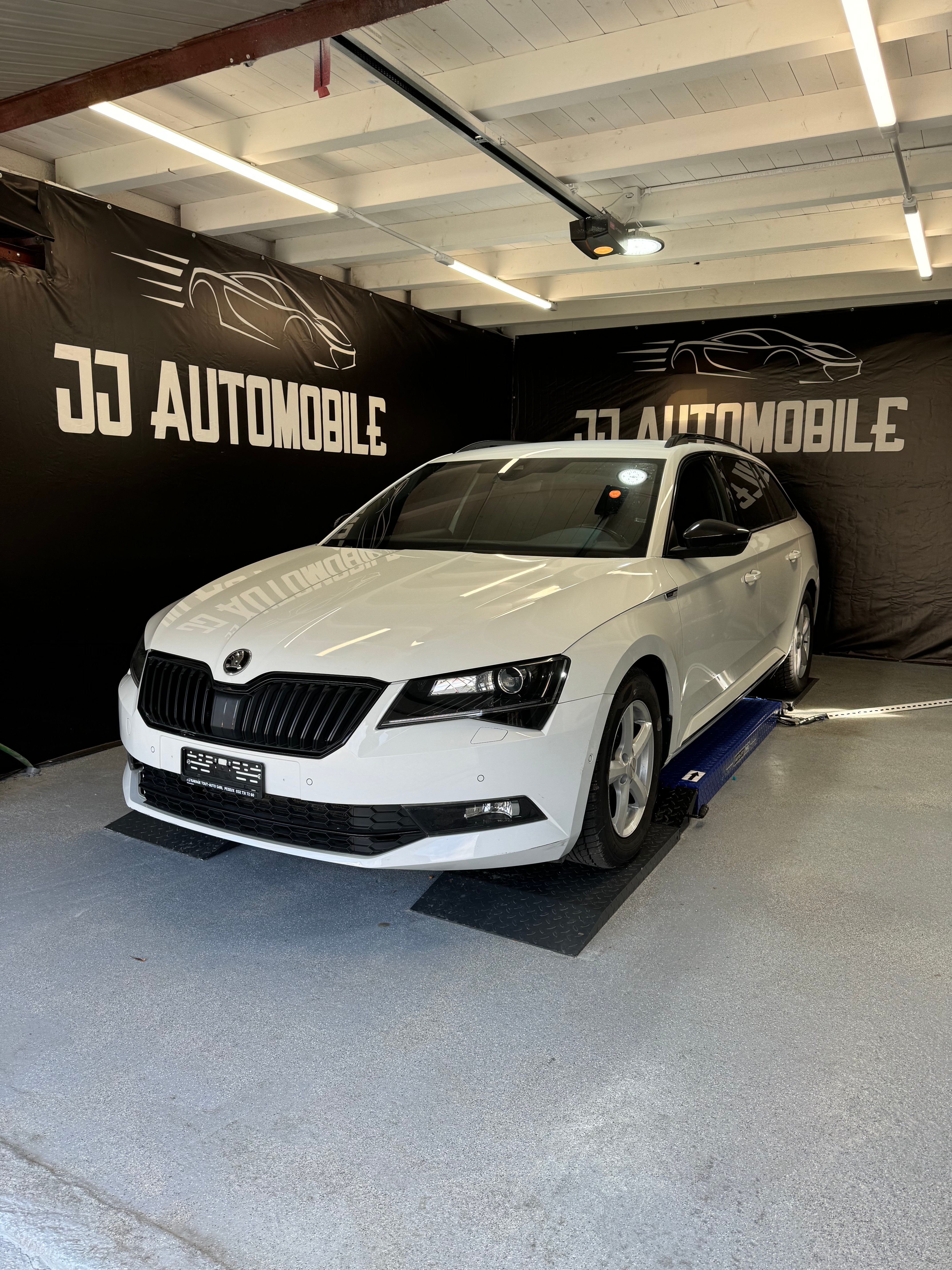 SKODA Superb Combi 2.0 TDi Ambition 4x4 DSG