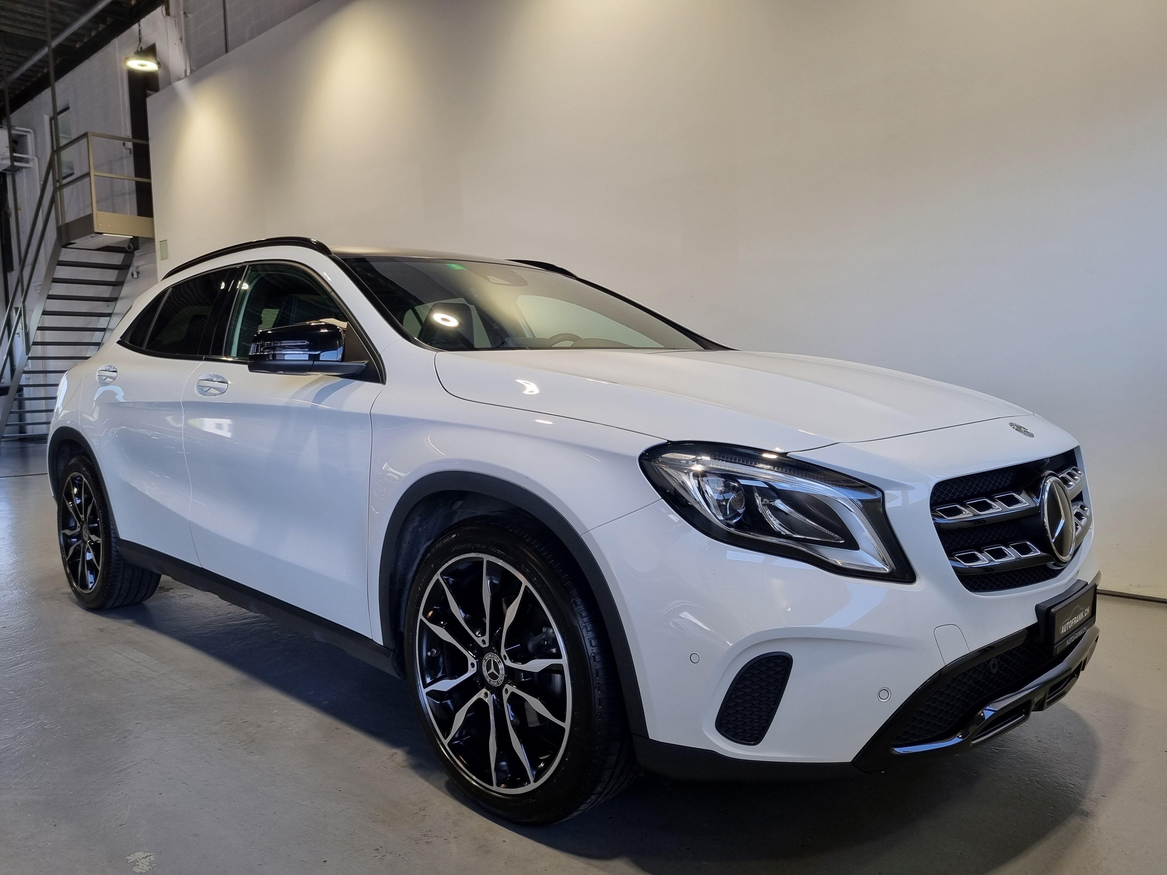 MERCEDES-BENZ GLA 200 Urban