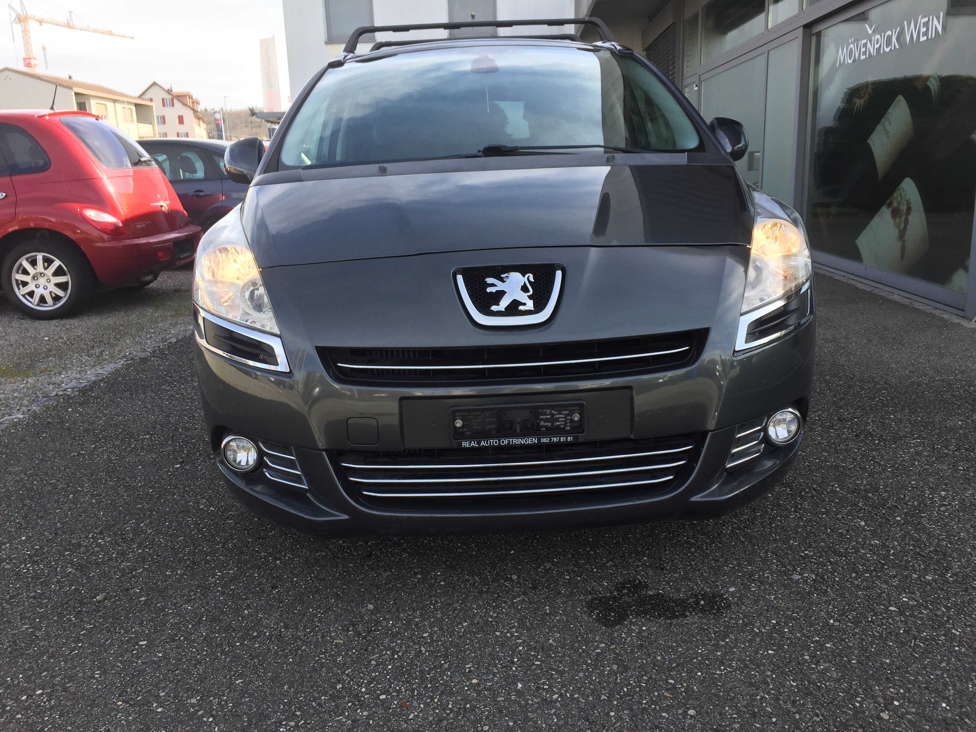 PEUGEOT 5008 1.6 16V T Family Automatic