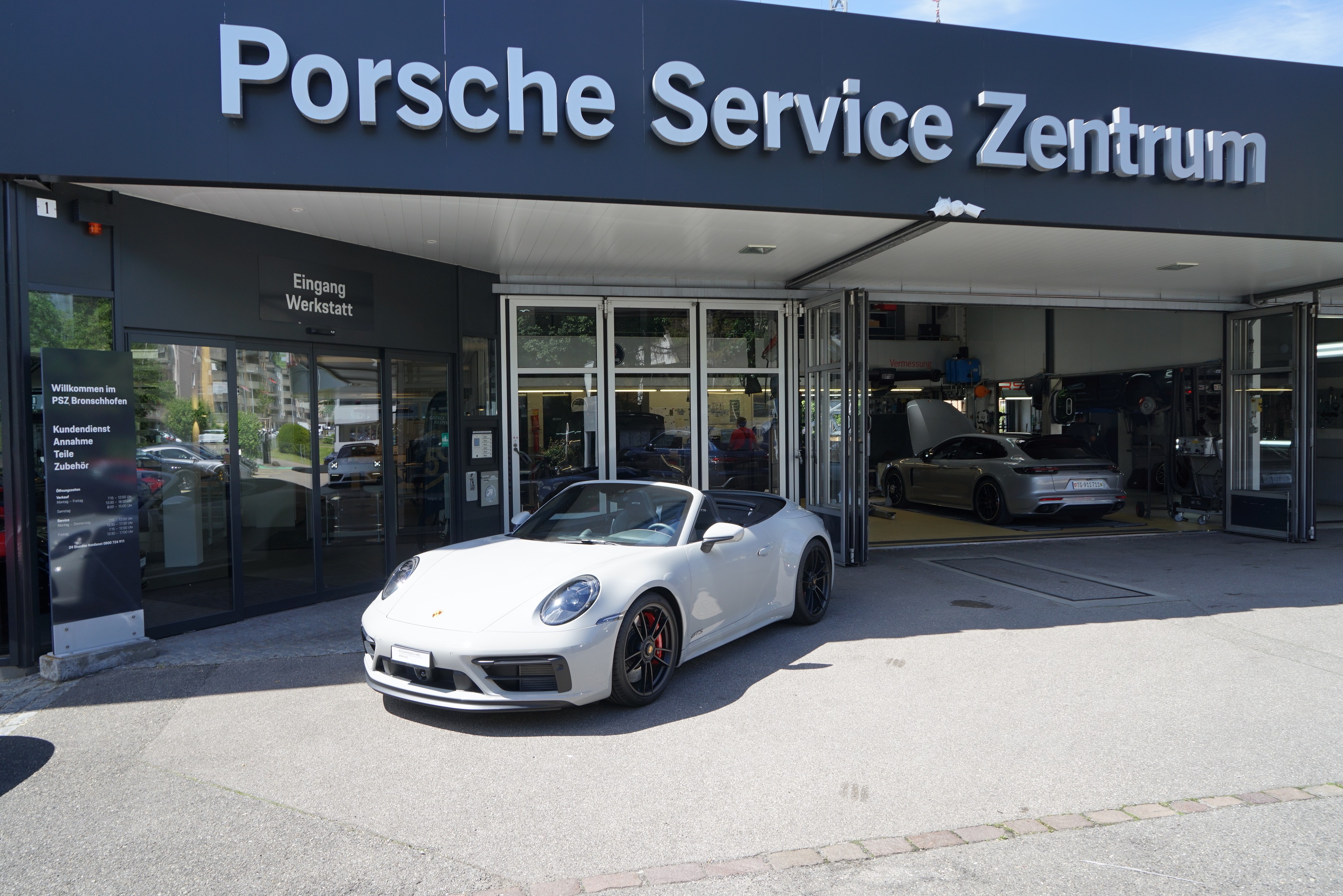 PORSCHE 911 Carrera 4 GTS Cabriolet PDK