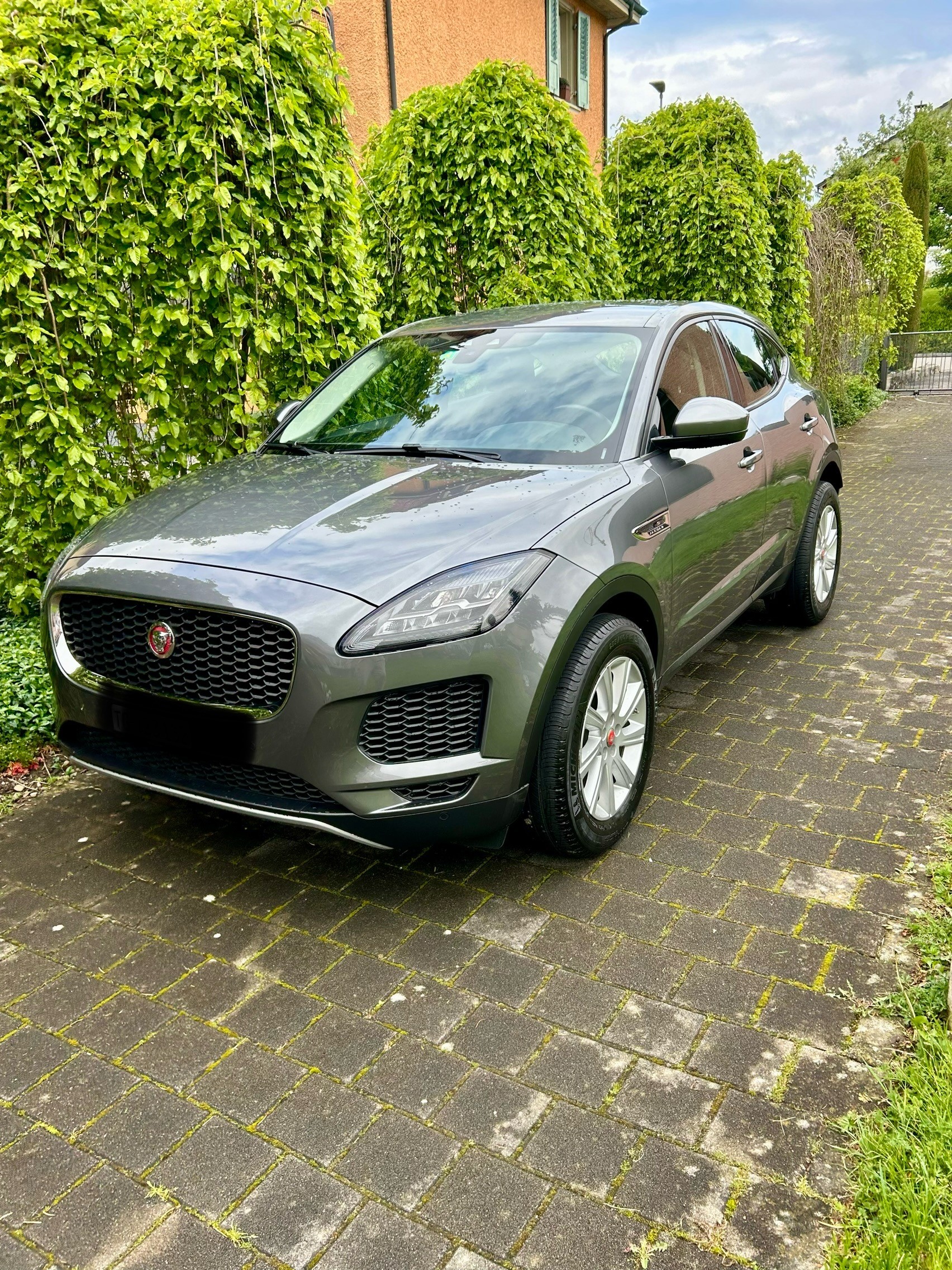 JAGUAR E-PACE