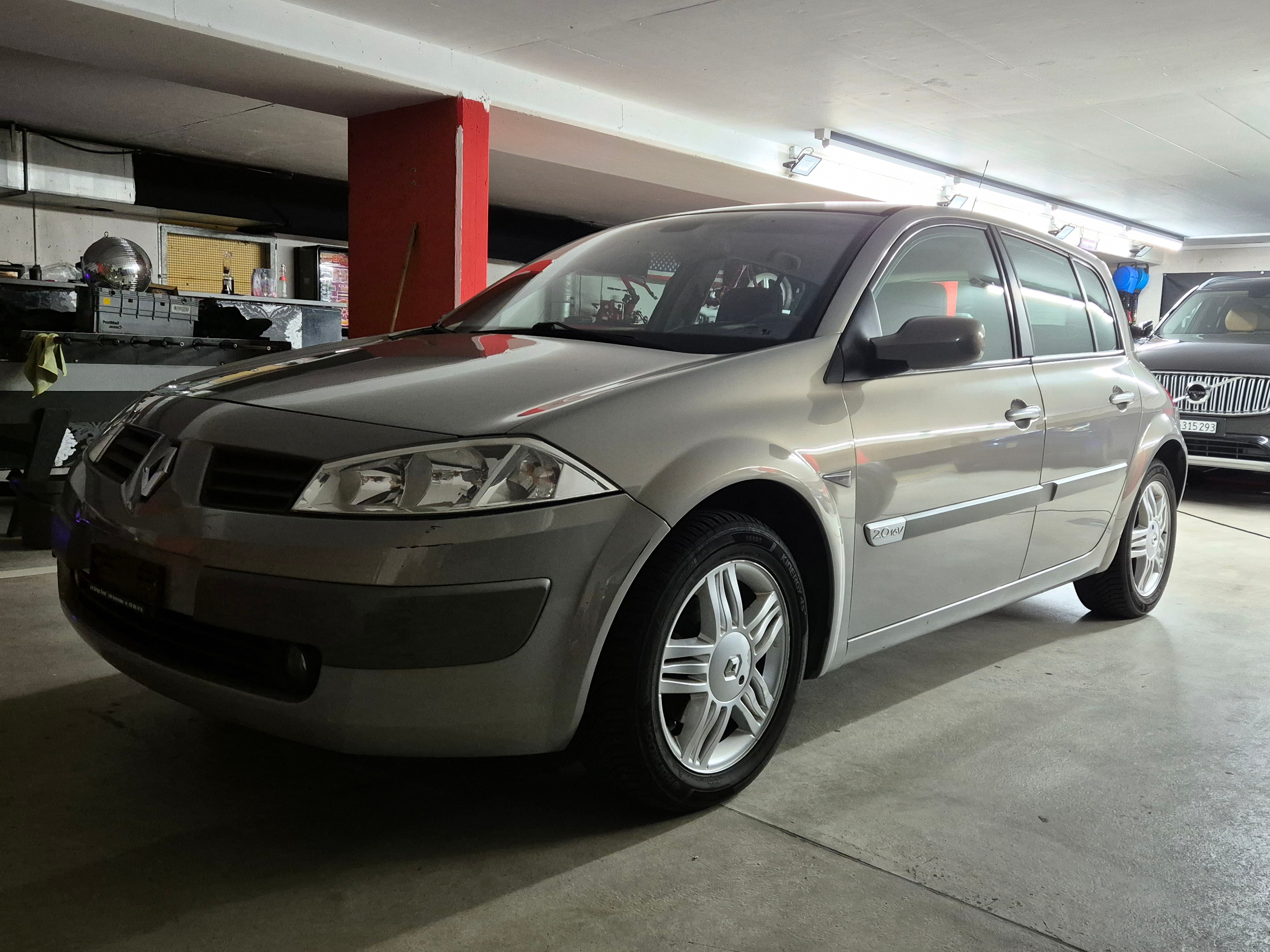 RENAULT Mégane 2.0 16V Privilège