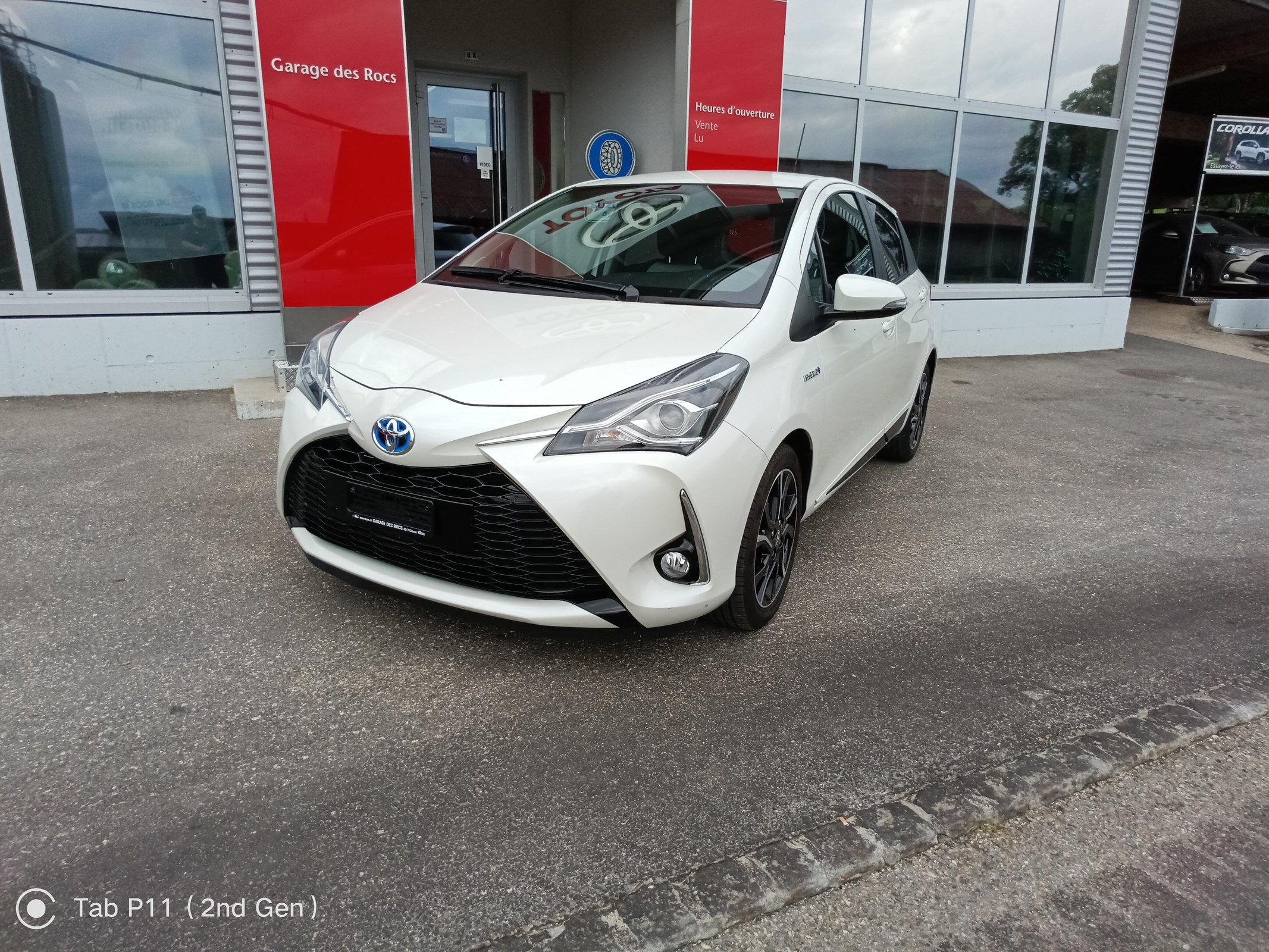 TOYOTA Yaris 1.5 VVT-i HSD Trend