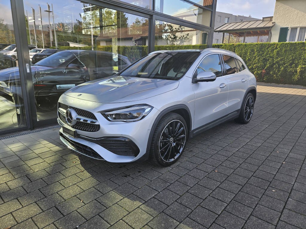 MERCEDES-BENZ GLA 220 d 4Matic AMG Line