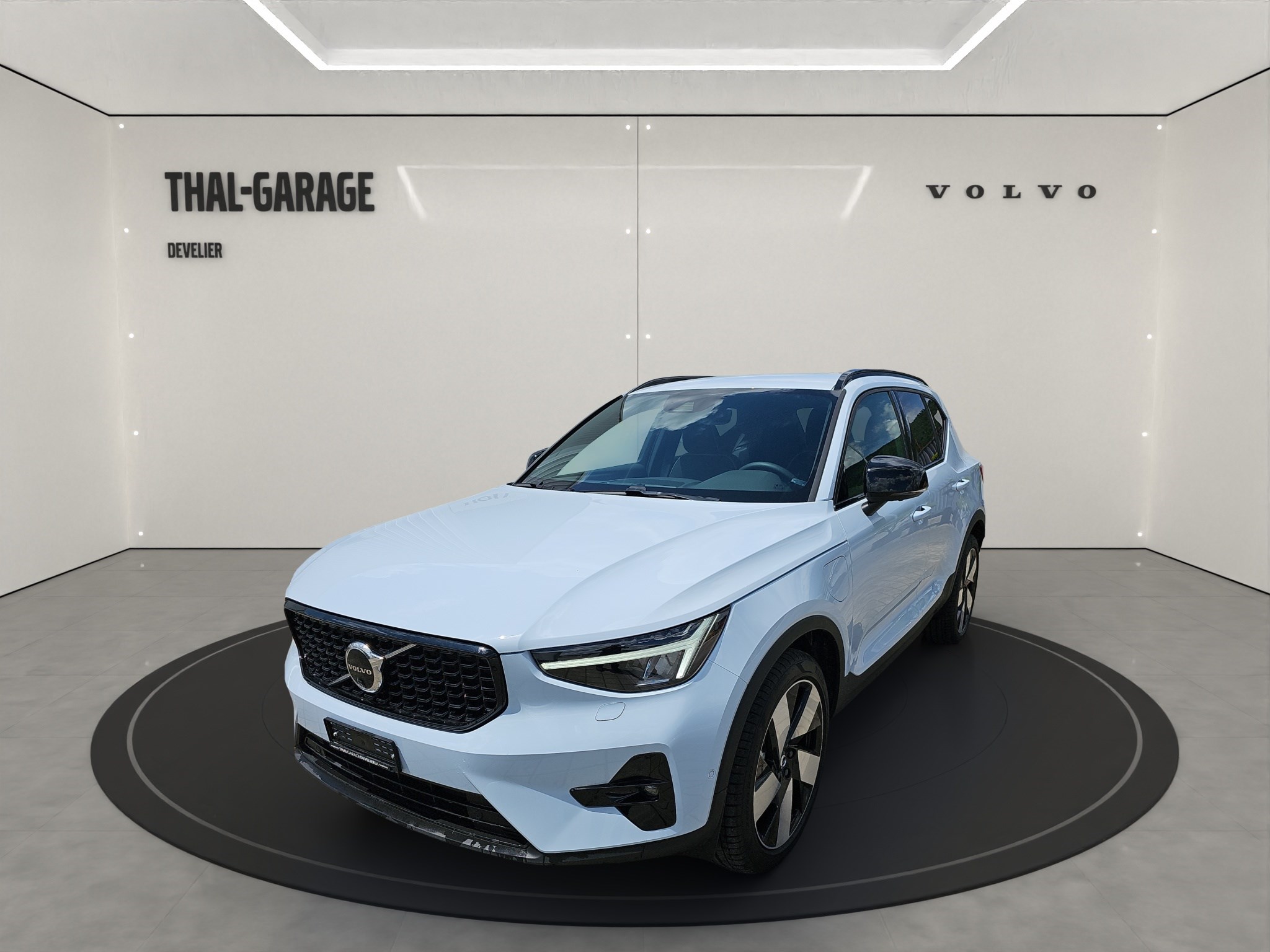 VOLVO XC40 1.5 T4 PiH Plus Dark MY24