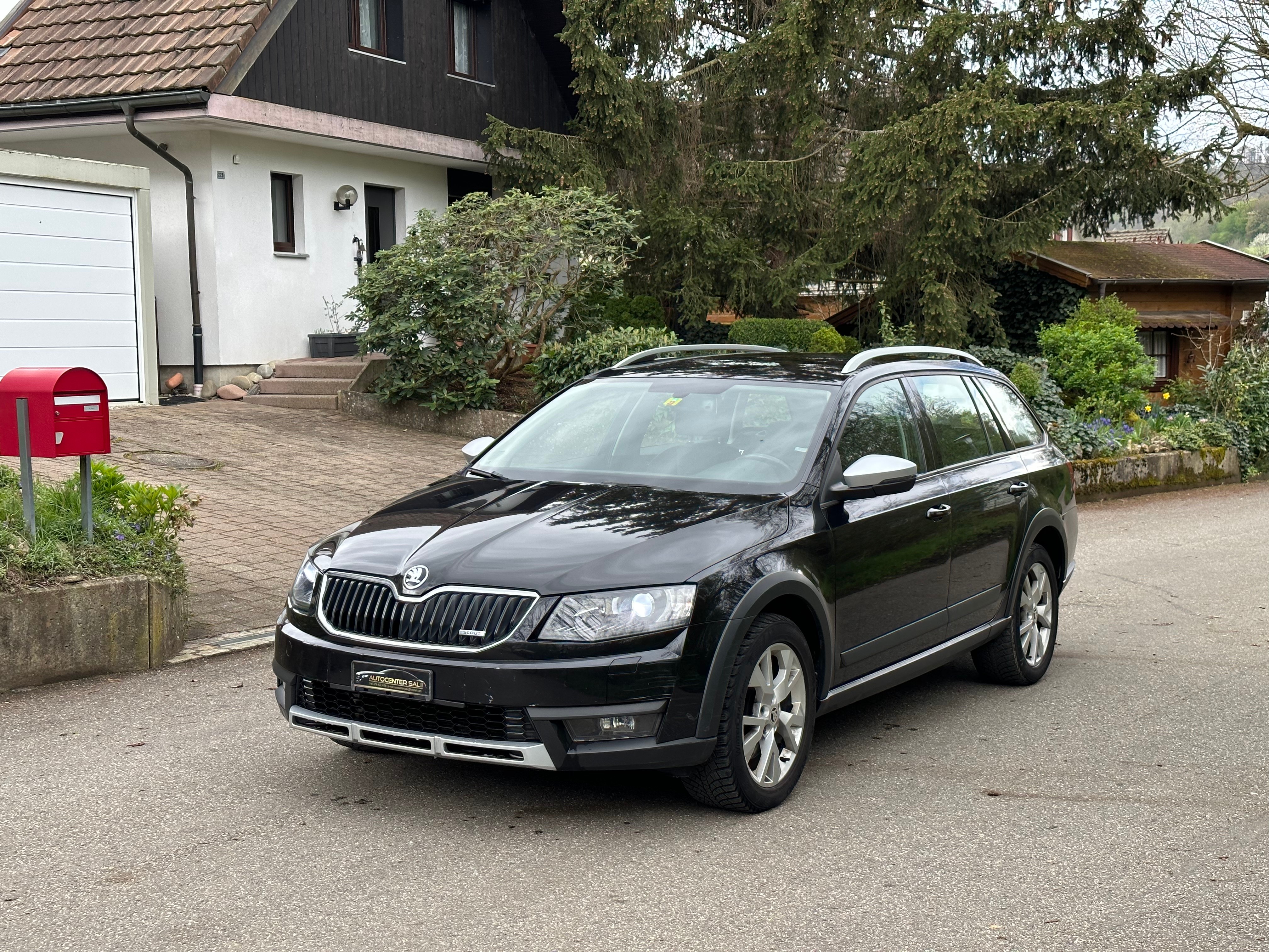 SKODA Octavia Combi 2.0 TDI Scout 4x4 DSG