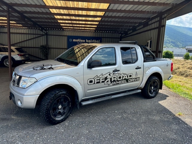 NISSAN Navara Double Cab SE 2.5 dCi 4WD