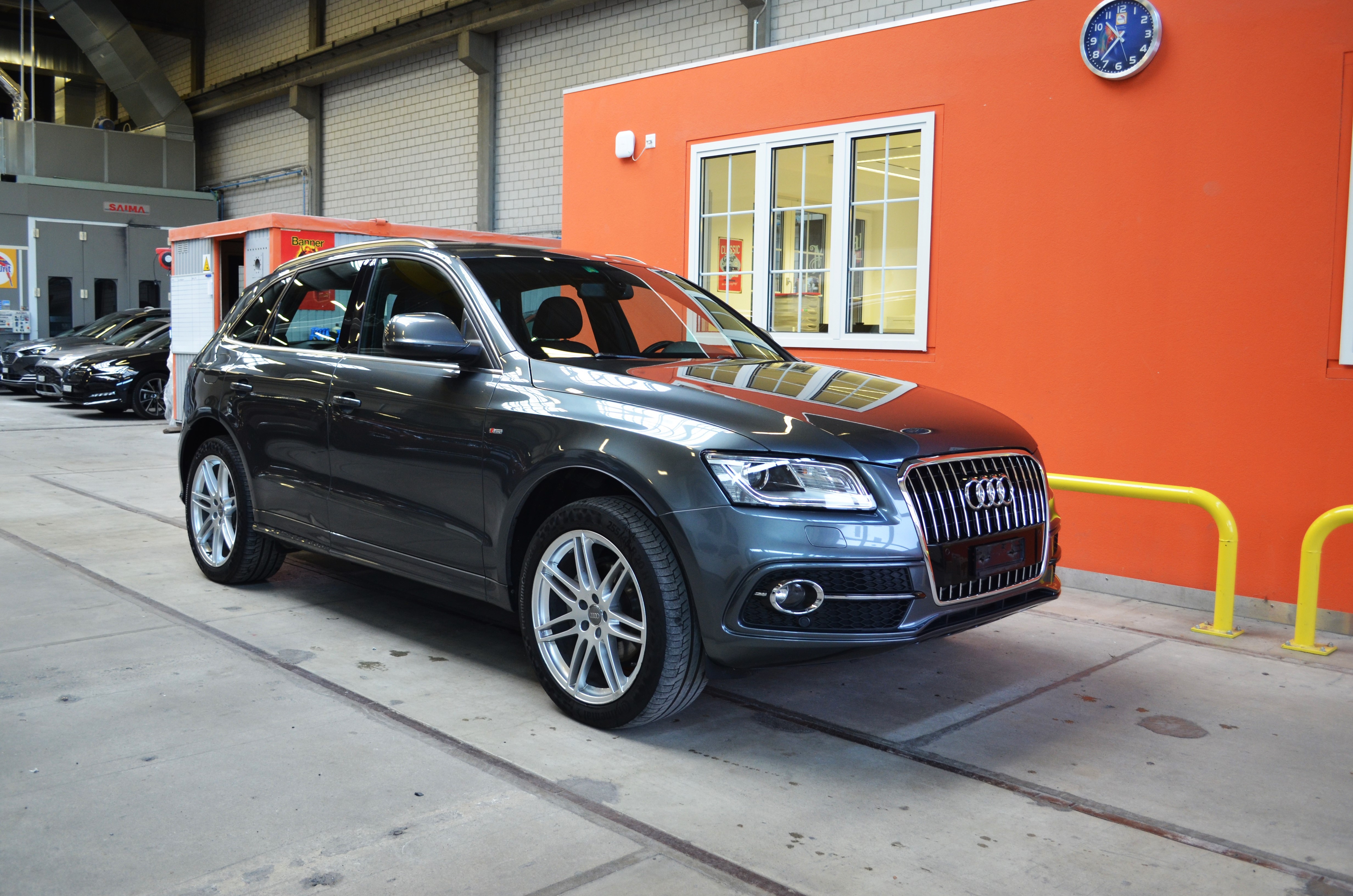 AUDI Q5 2.0 TFSI quattro tiptronic S-LINE