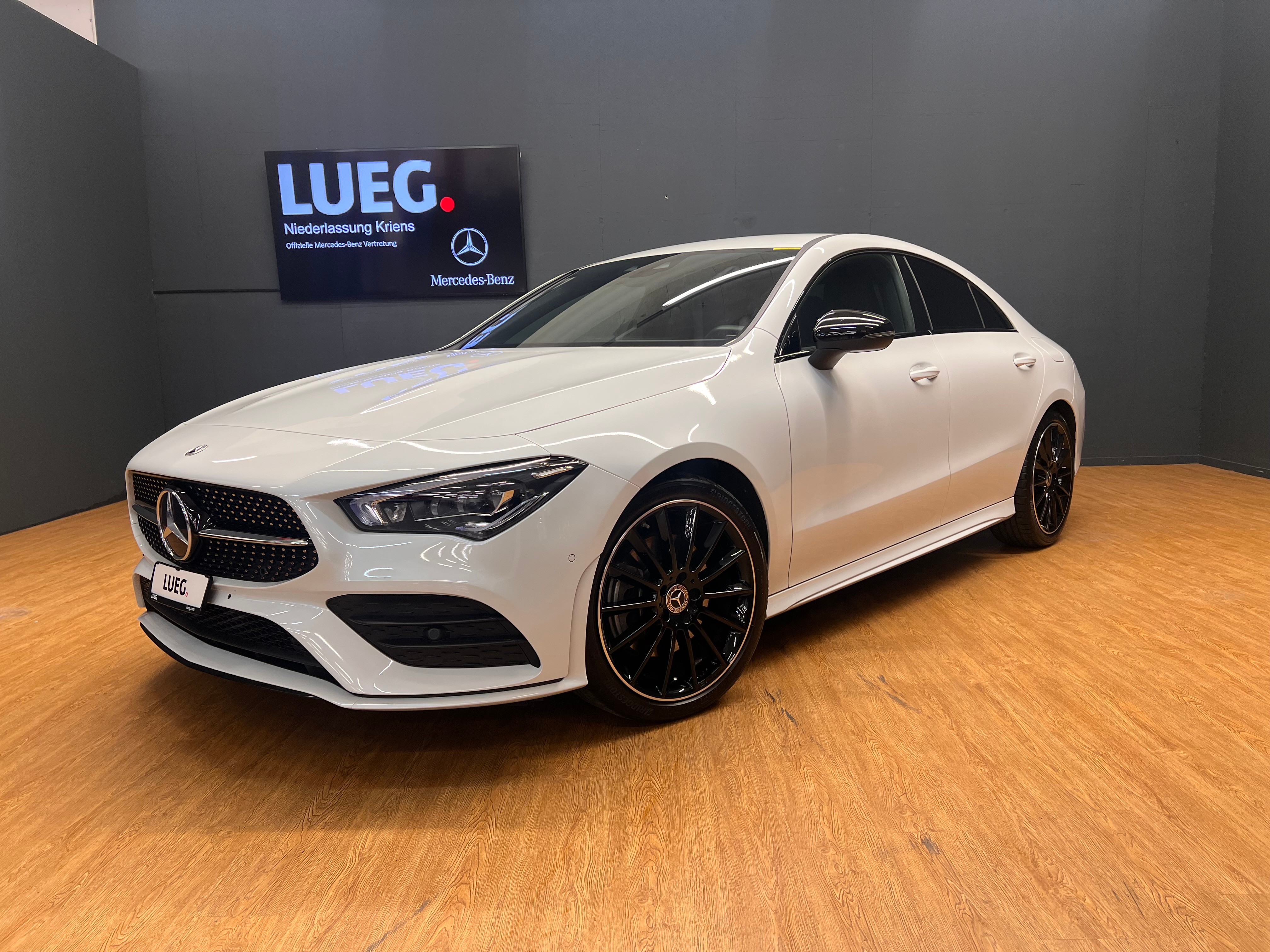 MERCEDES-BENZ CLA 250 AMG - Soundsystem / Ambiente-Licht / Multibeam LED