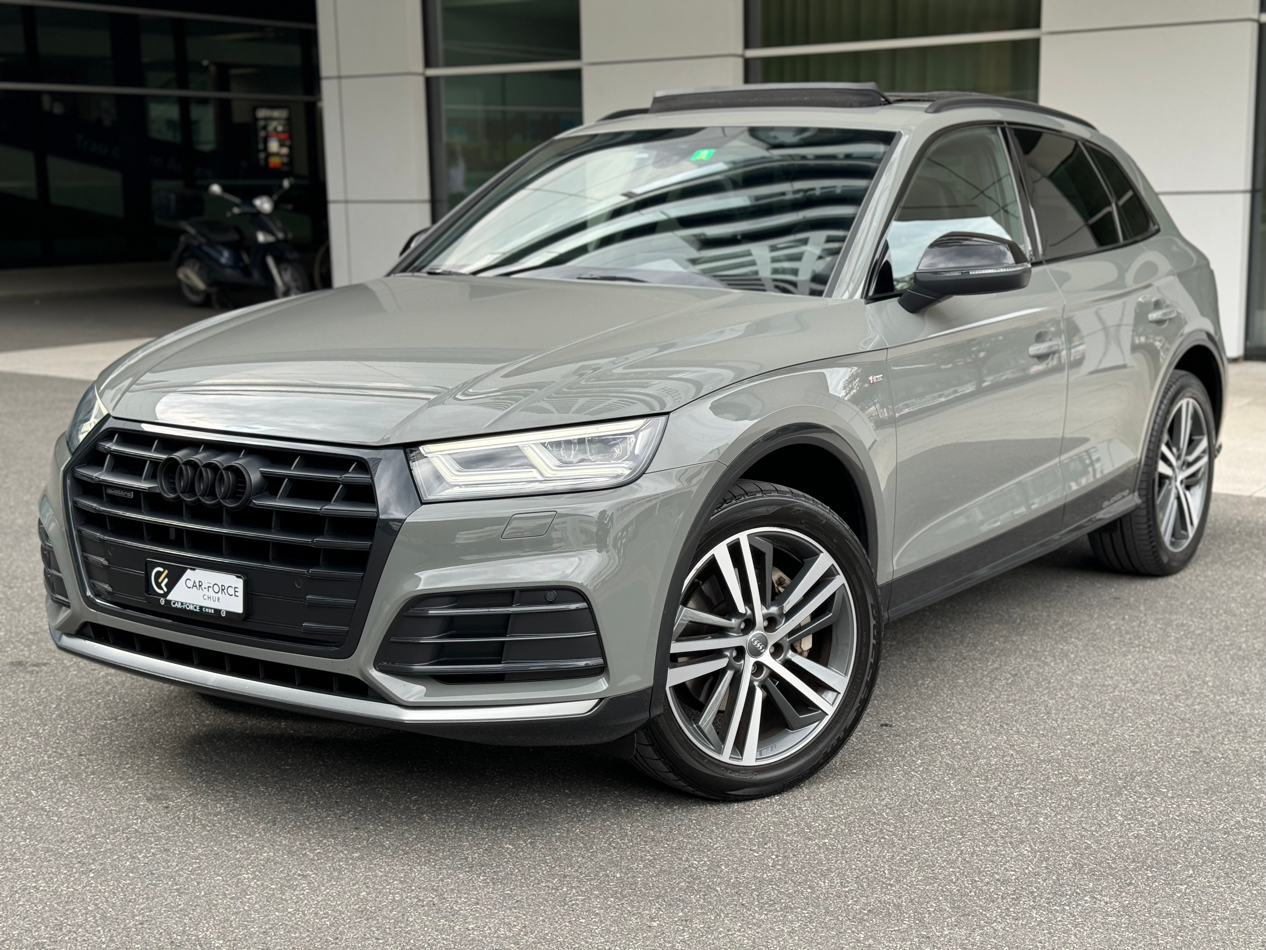 AUDI Q5 2.0 TDI sport quattro S-tronic