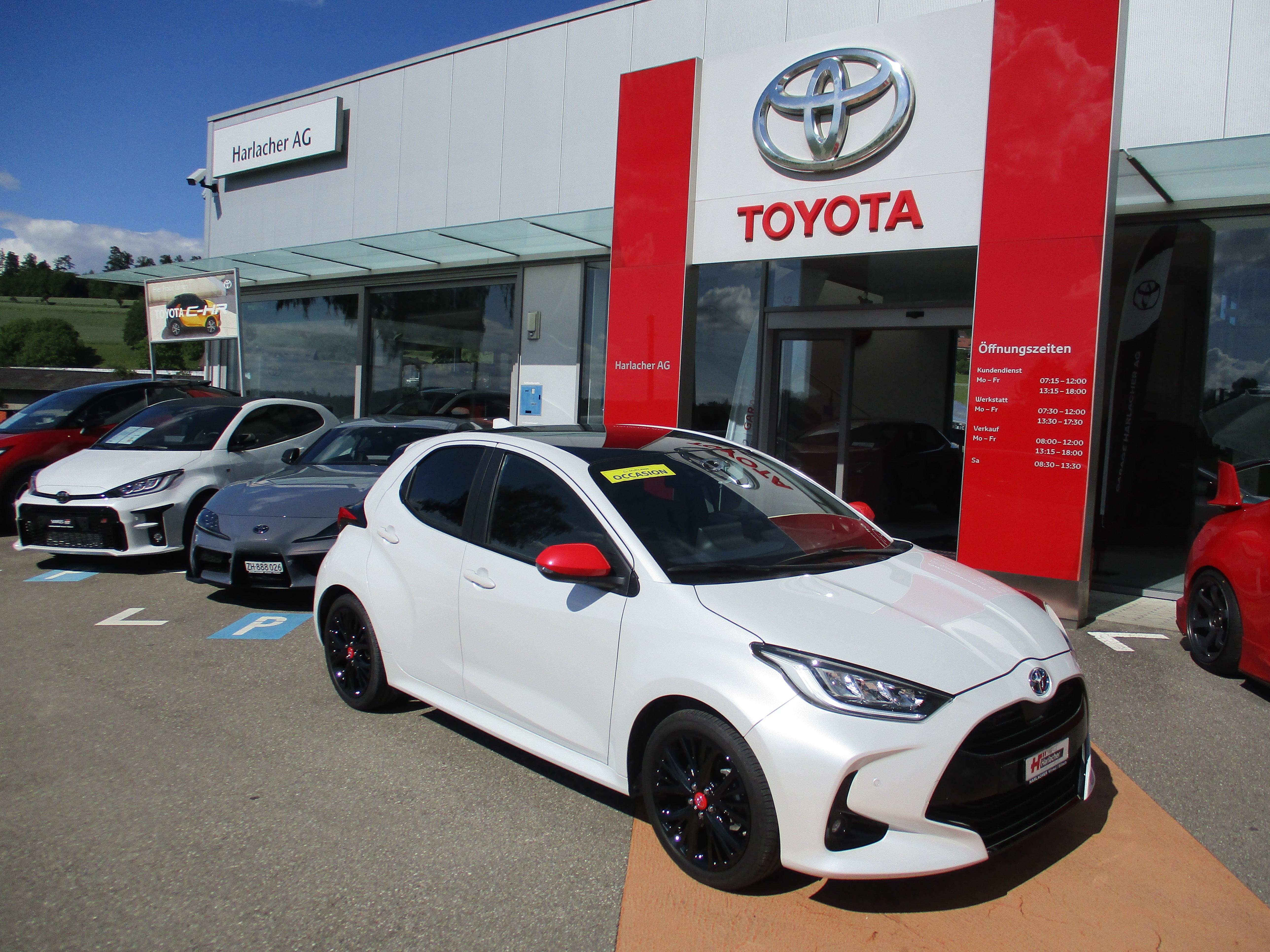 TOYOTA Yaris 1.5 Pop e-CVT